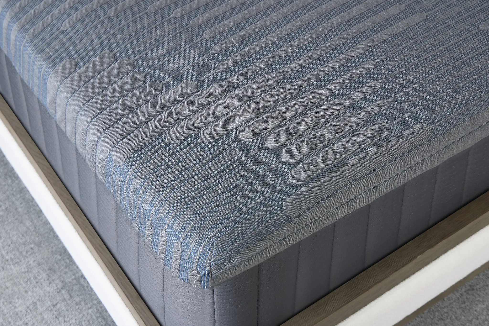 Kevin Charles By Sealy Hybrid 12.25" Plush Mattress Kevin Charles By Sealy Hybrid 12.25" Plush Mattress