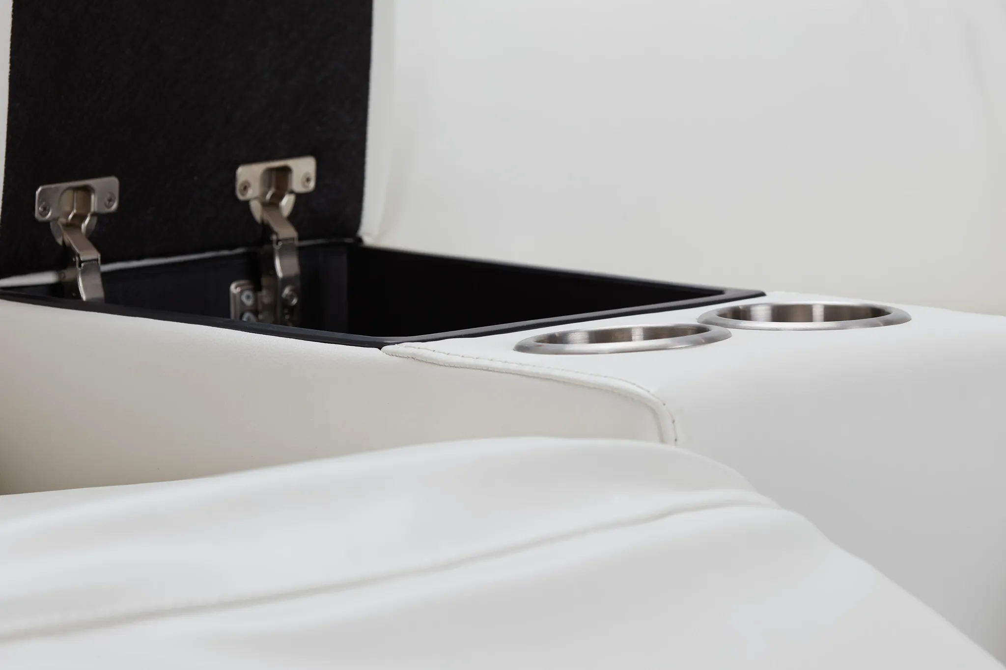 Porto White Lthr/vinyl Power Reclining Console Loveseat