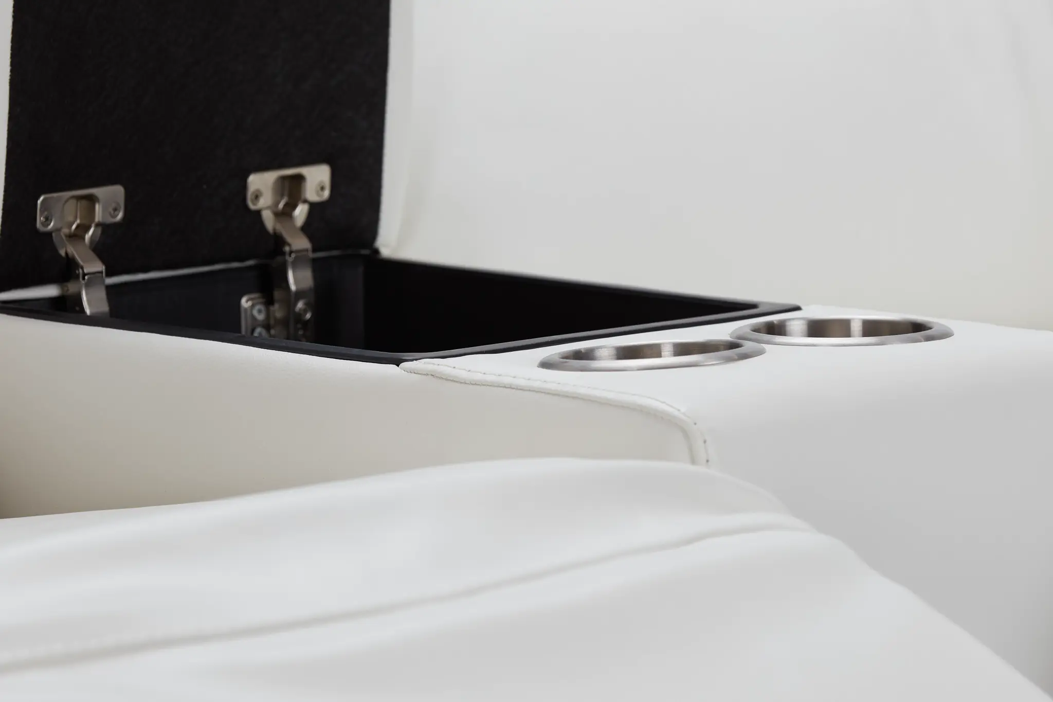 Porto White Lthr/vinyl Power Reclining Console Loveseat Porto White Lthr/vinyl Power Reclining Console Loveseat