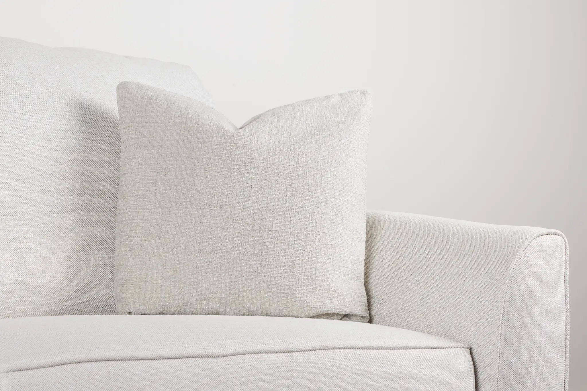 Maxie Light Beige 18" Accent Pillow Maxie Light Beige 18" Accent Pillow