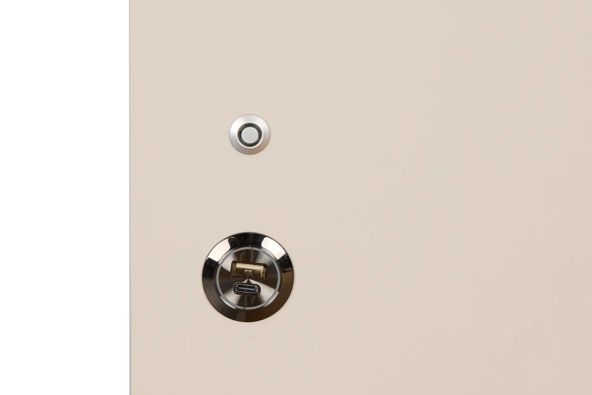 Brasilia Light Beige Platform Bed With Speaker Brasilia Light Beige Platform Bed With Speaker