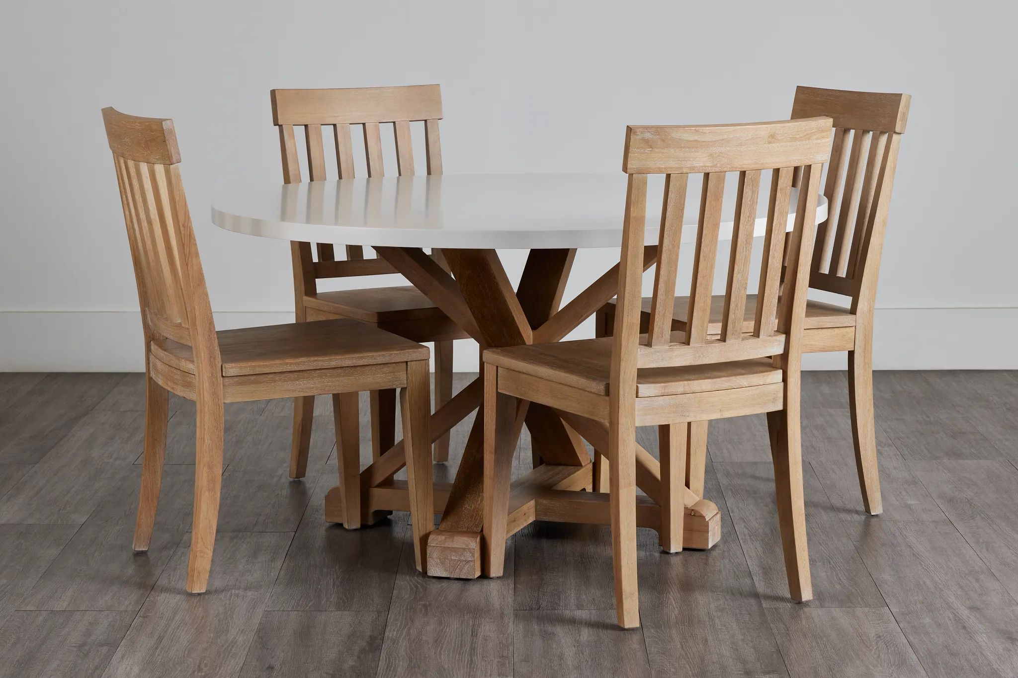 Nantucket White Two-tone Round Table & 4 Light Tone Chairs