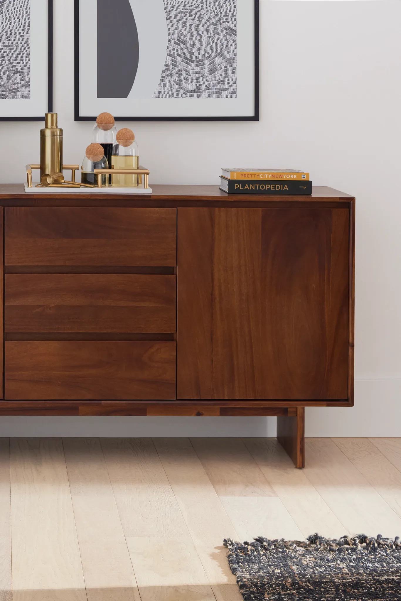 Bowery Dark Tone Server