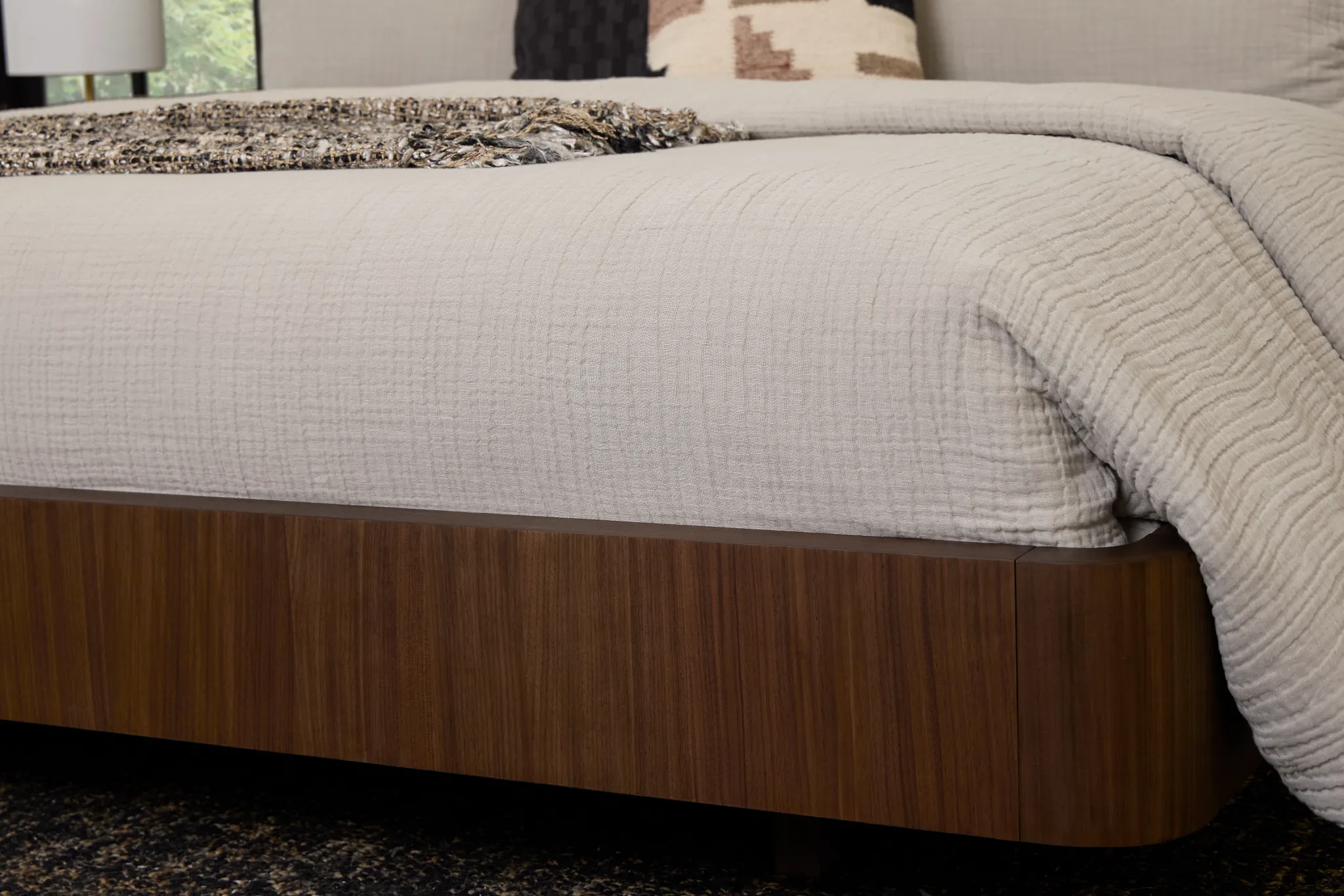 Nomad Mid Tone Shelter Bed