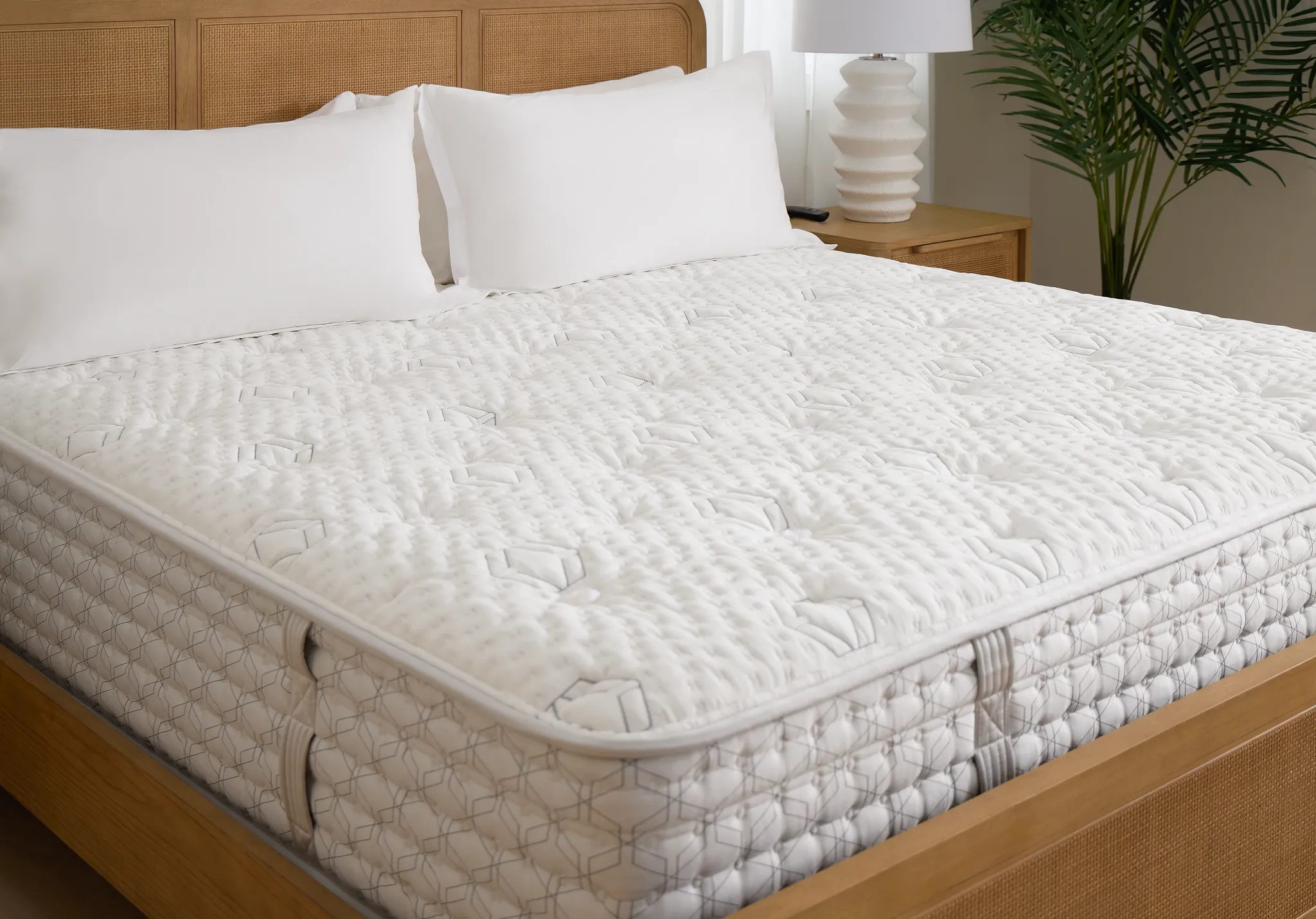 Aireloom Timeless Odyssey Streamline Firm 14" Mattress