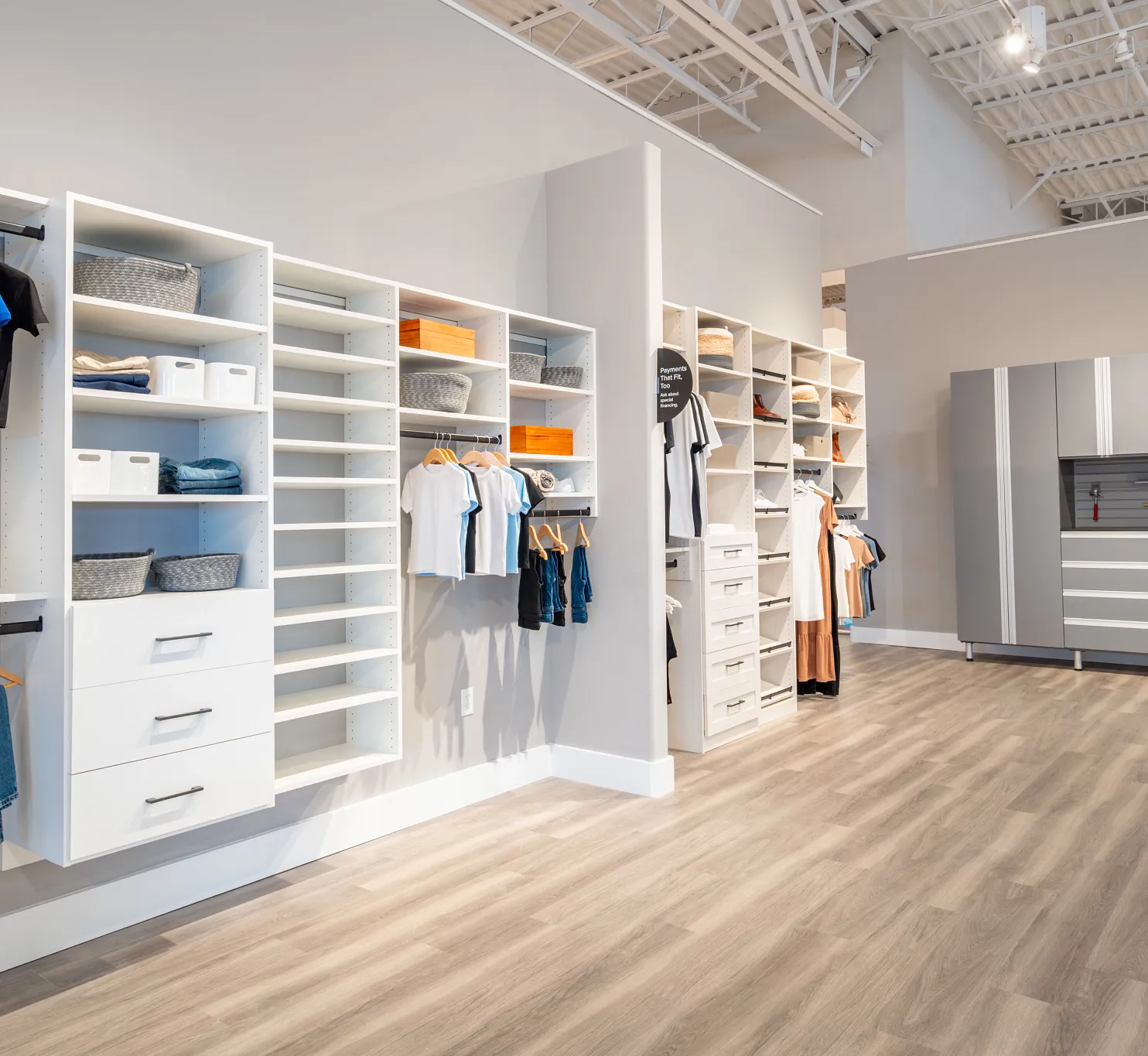Minimalist Closet Design for Modern Living Spaces 