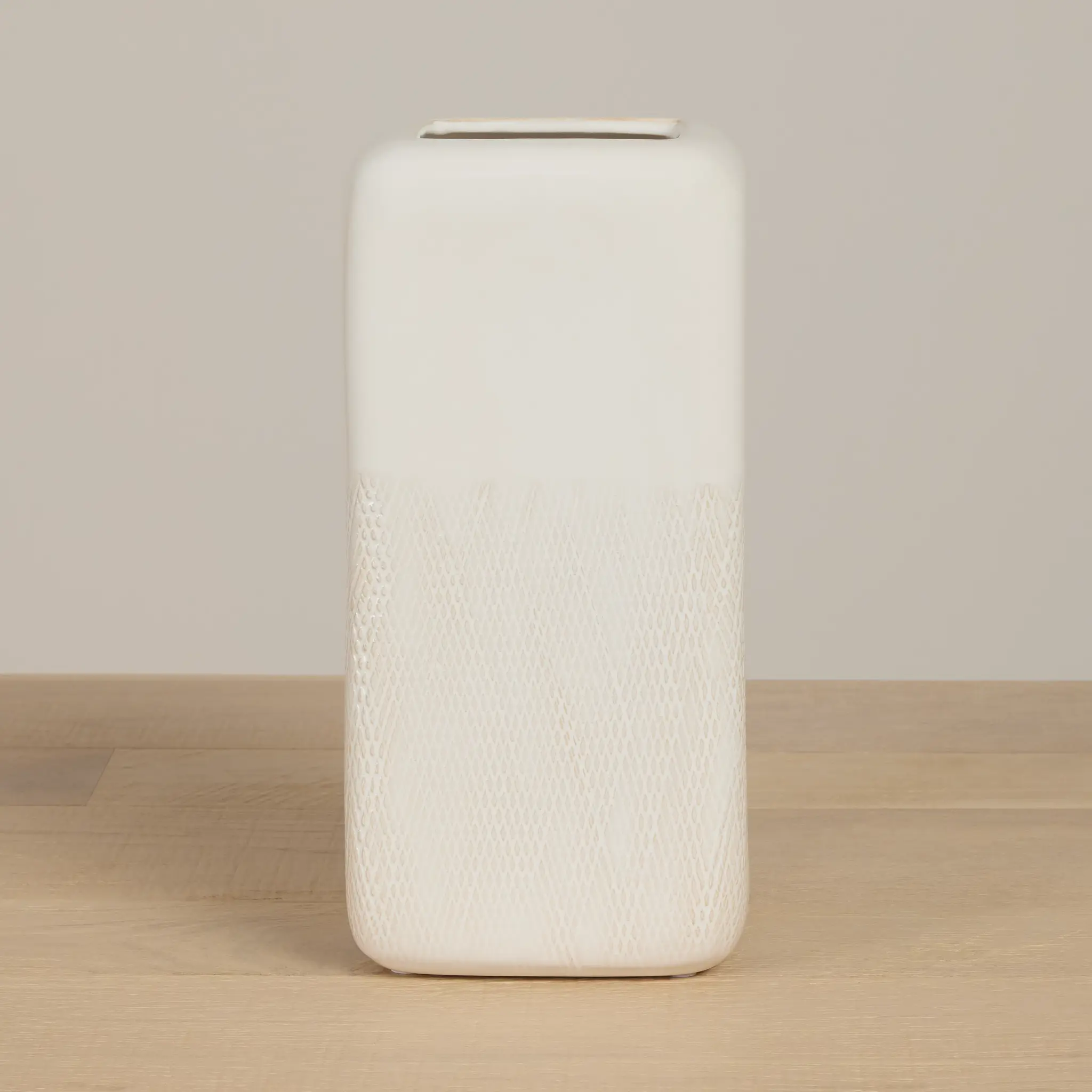 Rowi Ivory Large Vase Rowi Ivory Large Vase