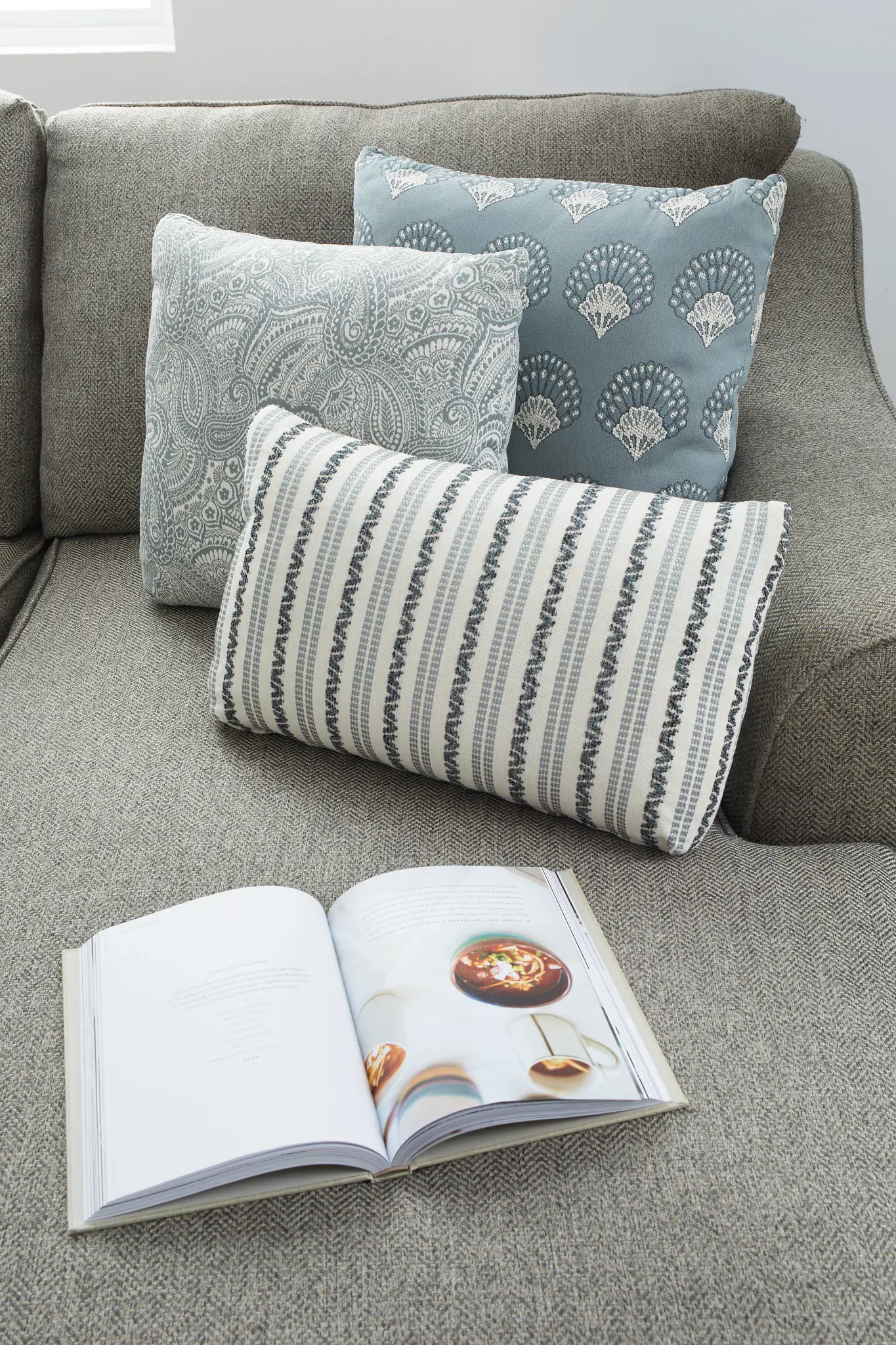 Avery Dark Gray Fabric Medium Right Chaise Sectional Avery Dark Gray Fabric Medium Right Chaise Sectional