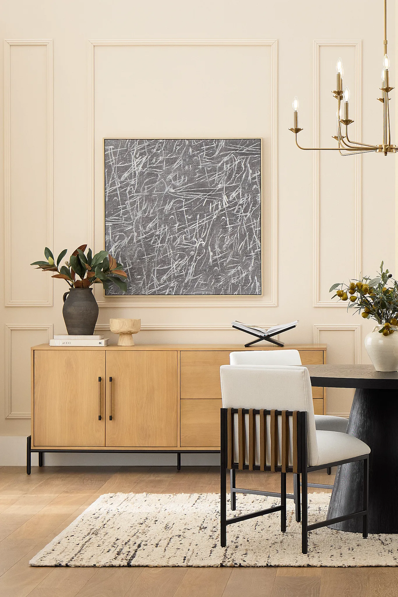 Modesto Black Round Table