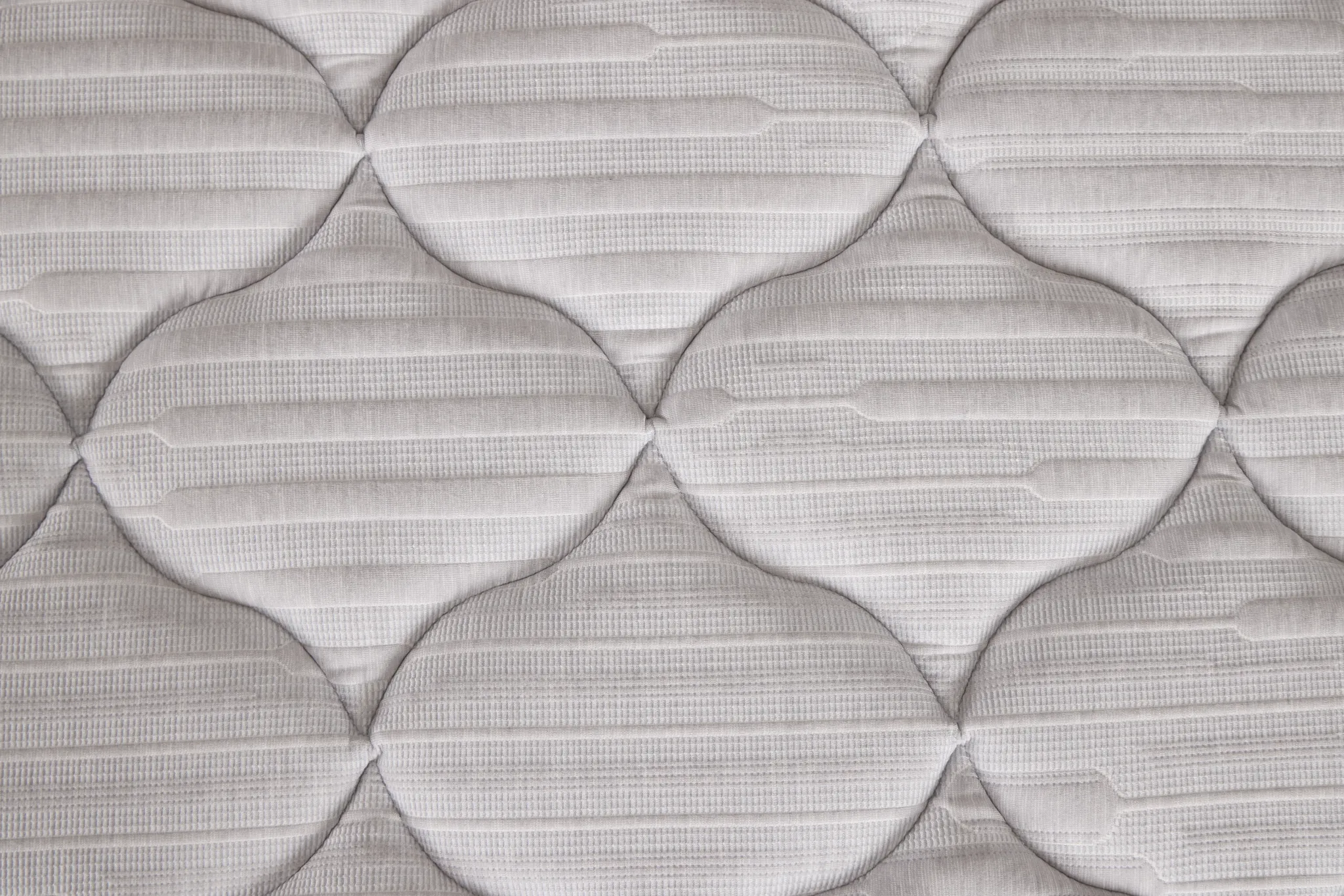 Kevin Charles By Sealy Essential Plush Mattress Set