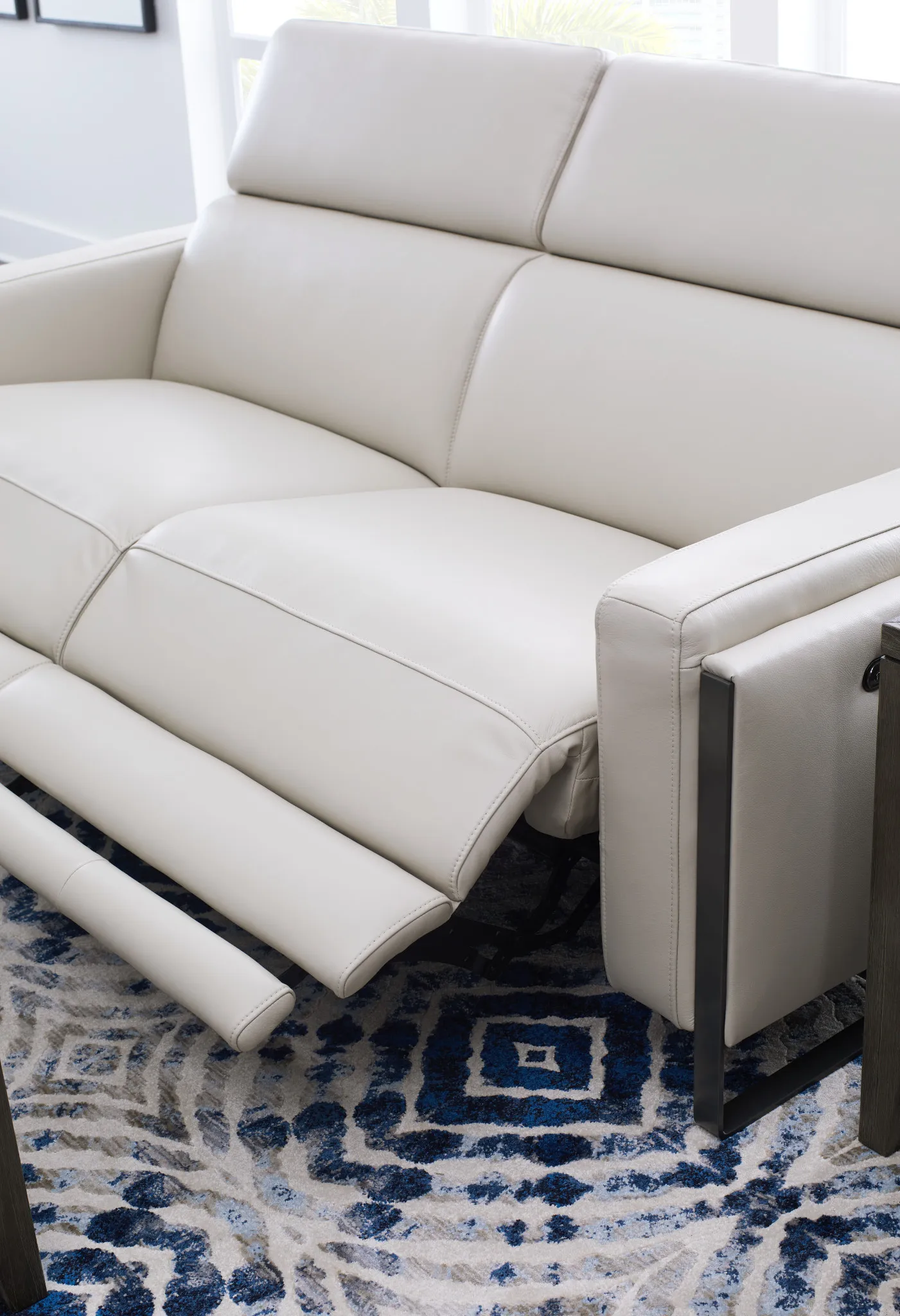 Atlas Taupe Lthr/vinyl Power Reclining Sofa