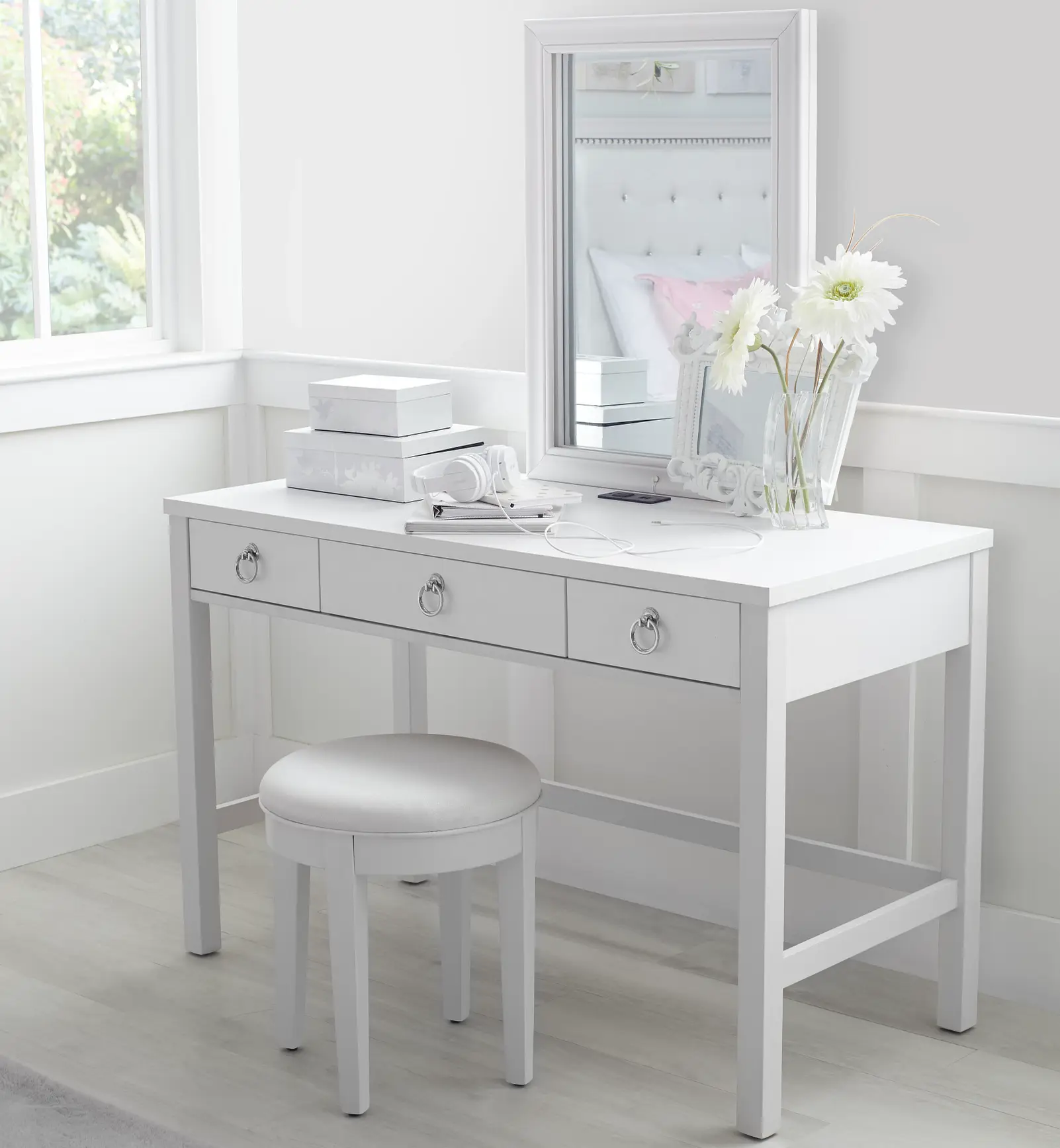 Smart Storage & Vanity Furniture Gifts for an Organized Home Smart Storage & Vanity Furniture Gifts for an Organized Home