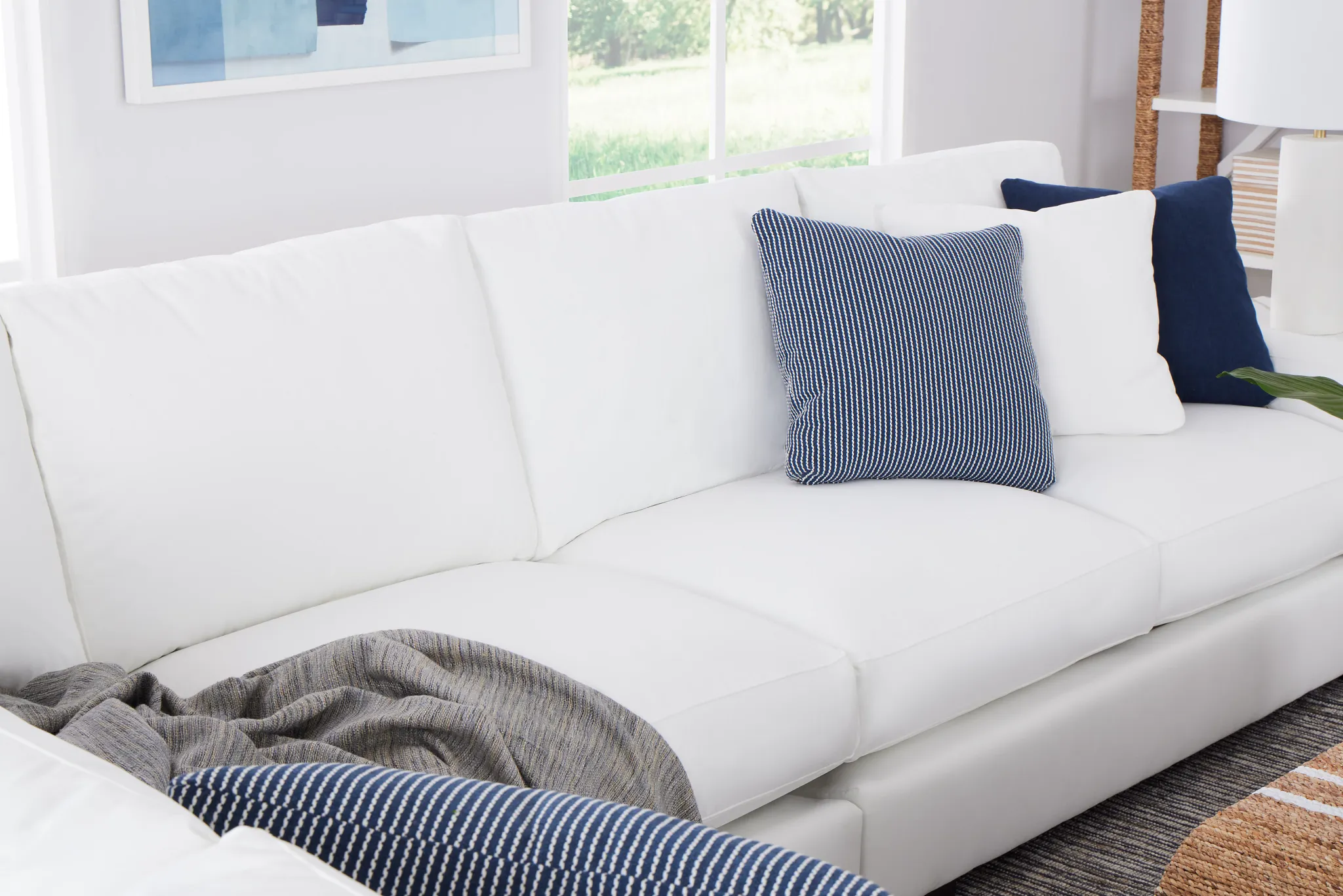 Edgewater Peyton White Medium Two-arm Sectional