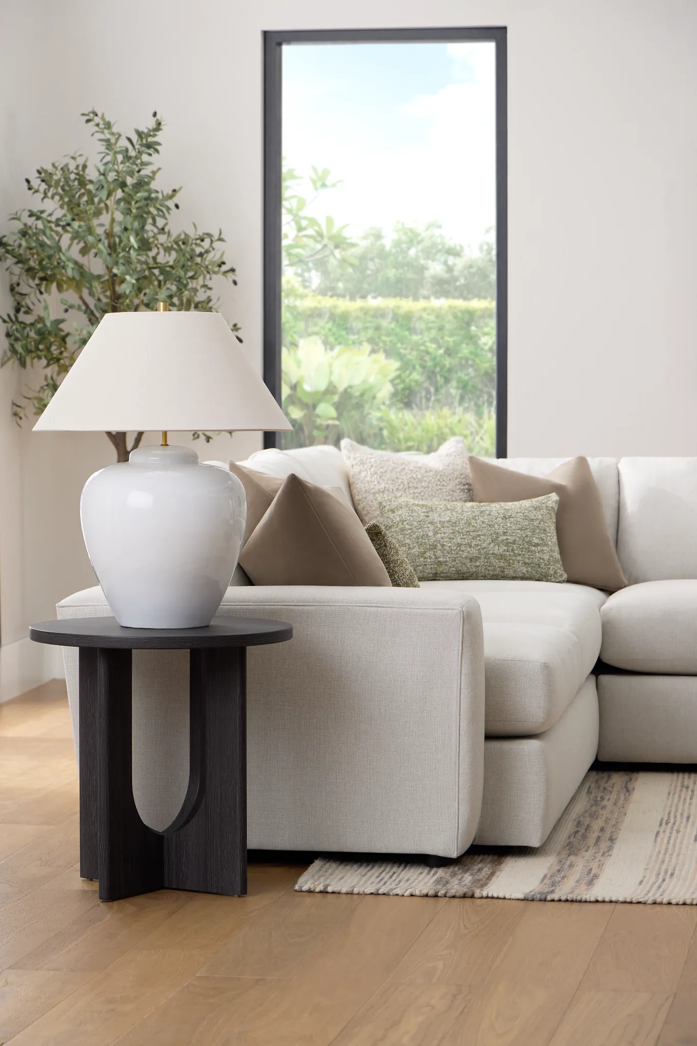 Lyndie Black Round End Table