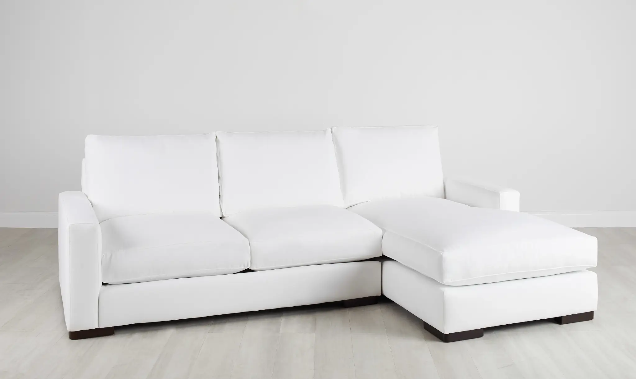 Edgewater Peyton White Right Chaise Sectional Edgewater Peyton White Right Chaise Sectional