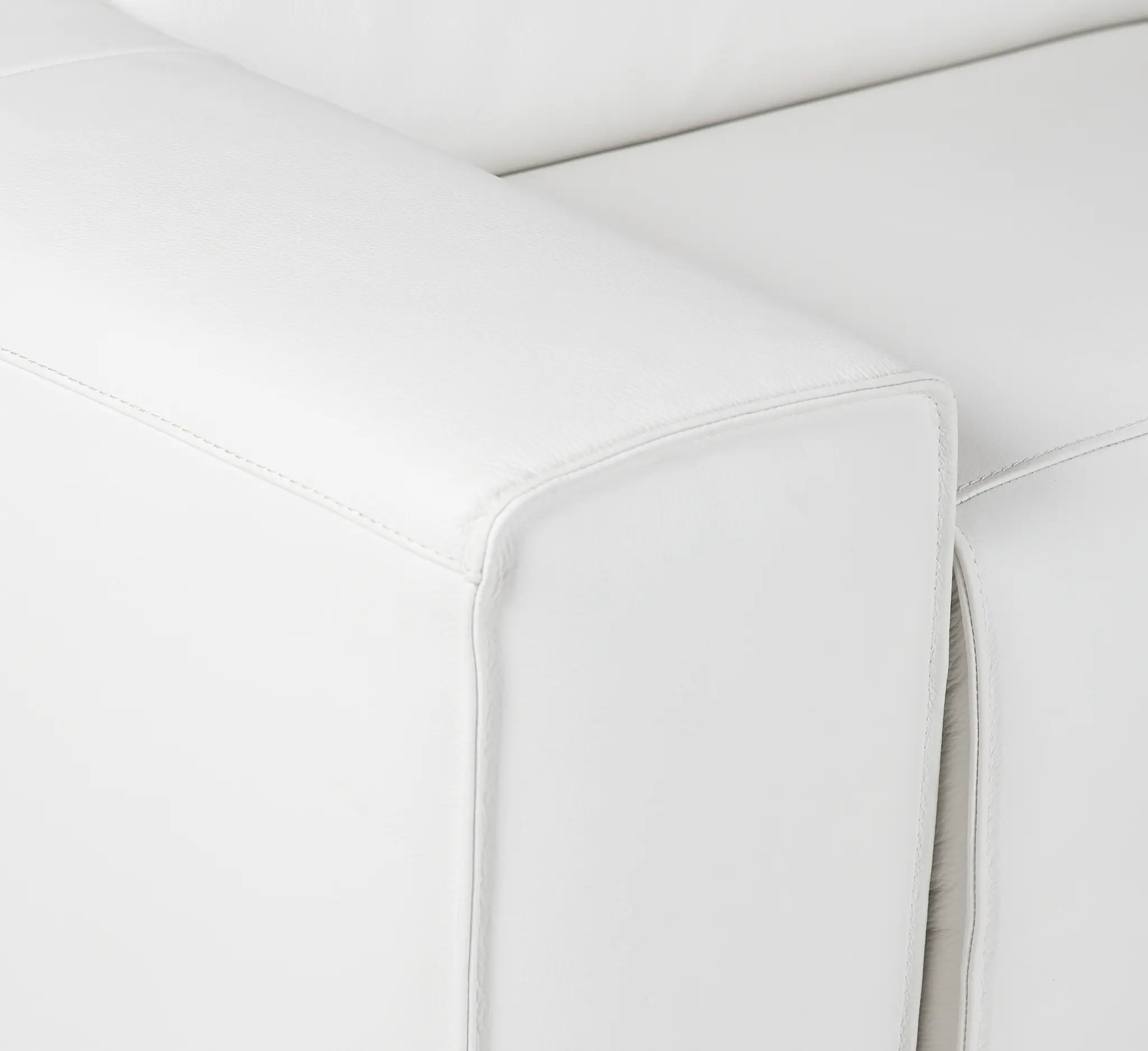 Carmelo White Leather Medium Triple Power 2-arm Sectional Carmelo White Leather Medium Triple Power 2-arm Sectional