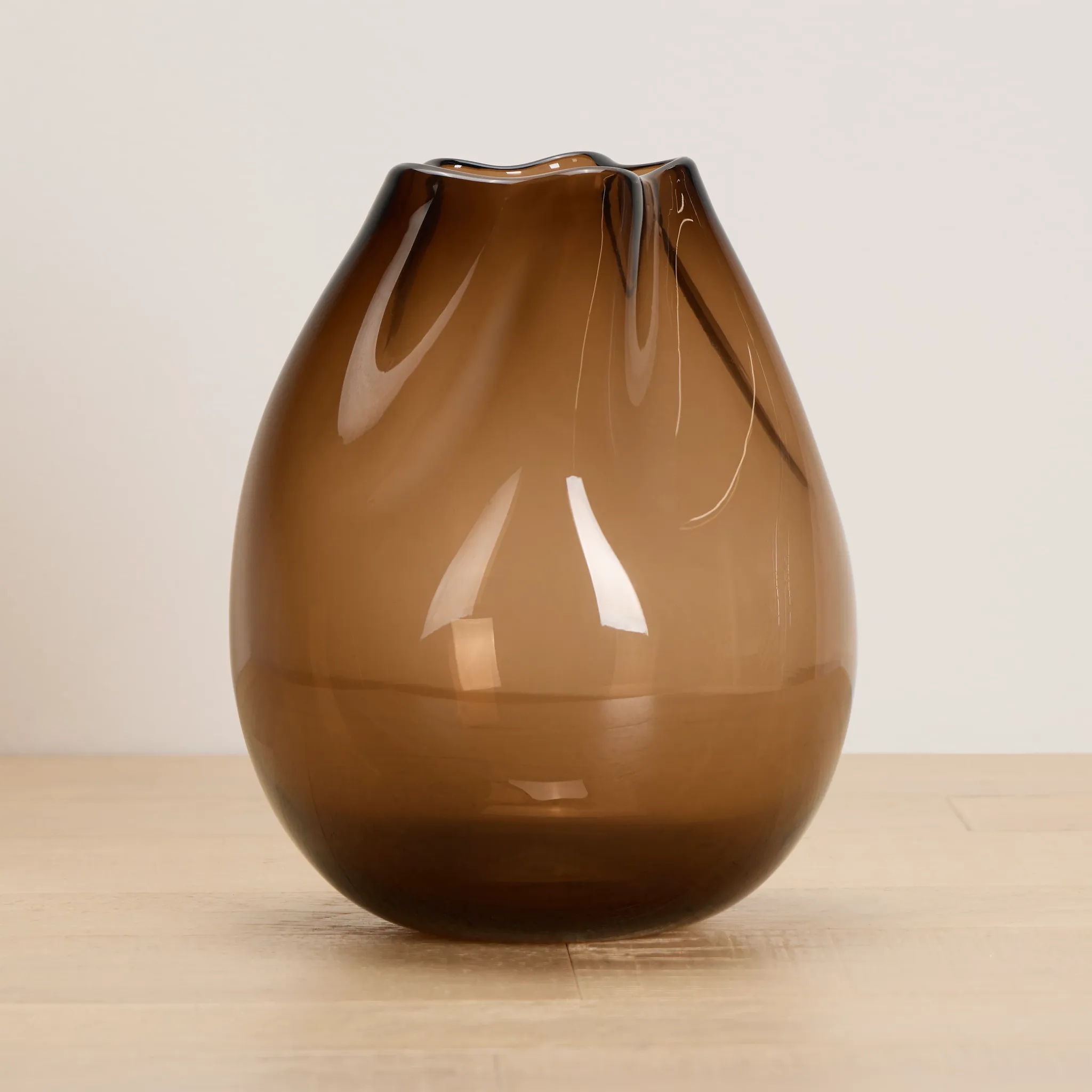 Atlas Medium Brown Vase