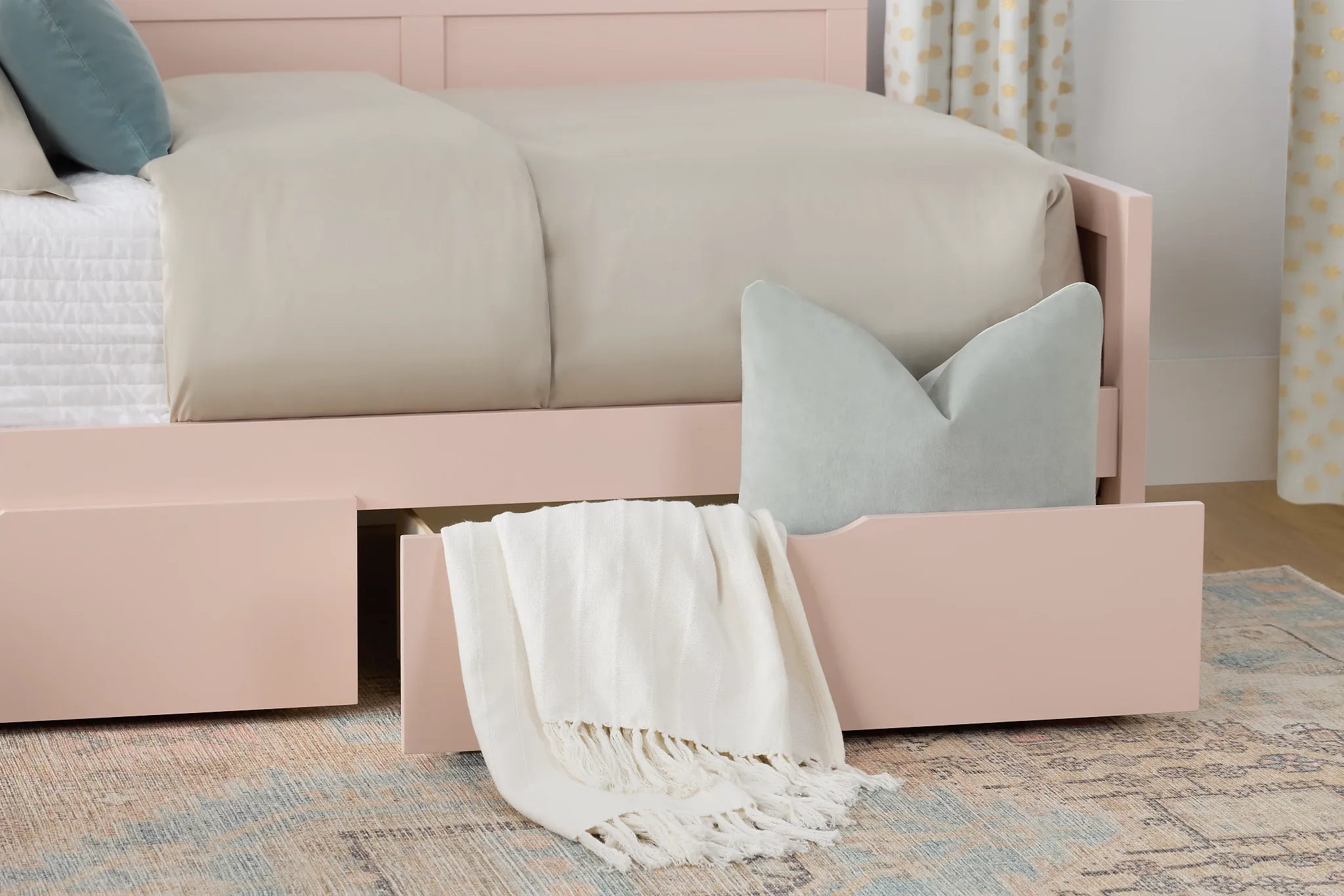 Charleston Pink Daybed