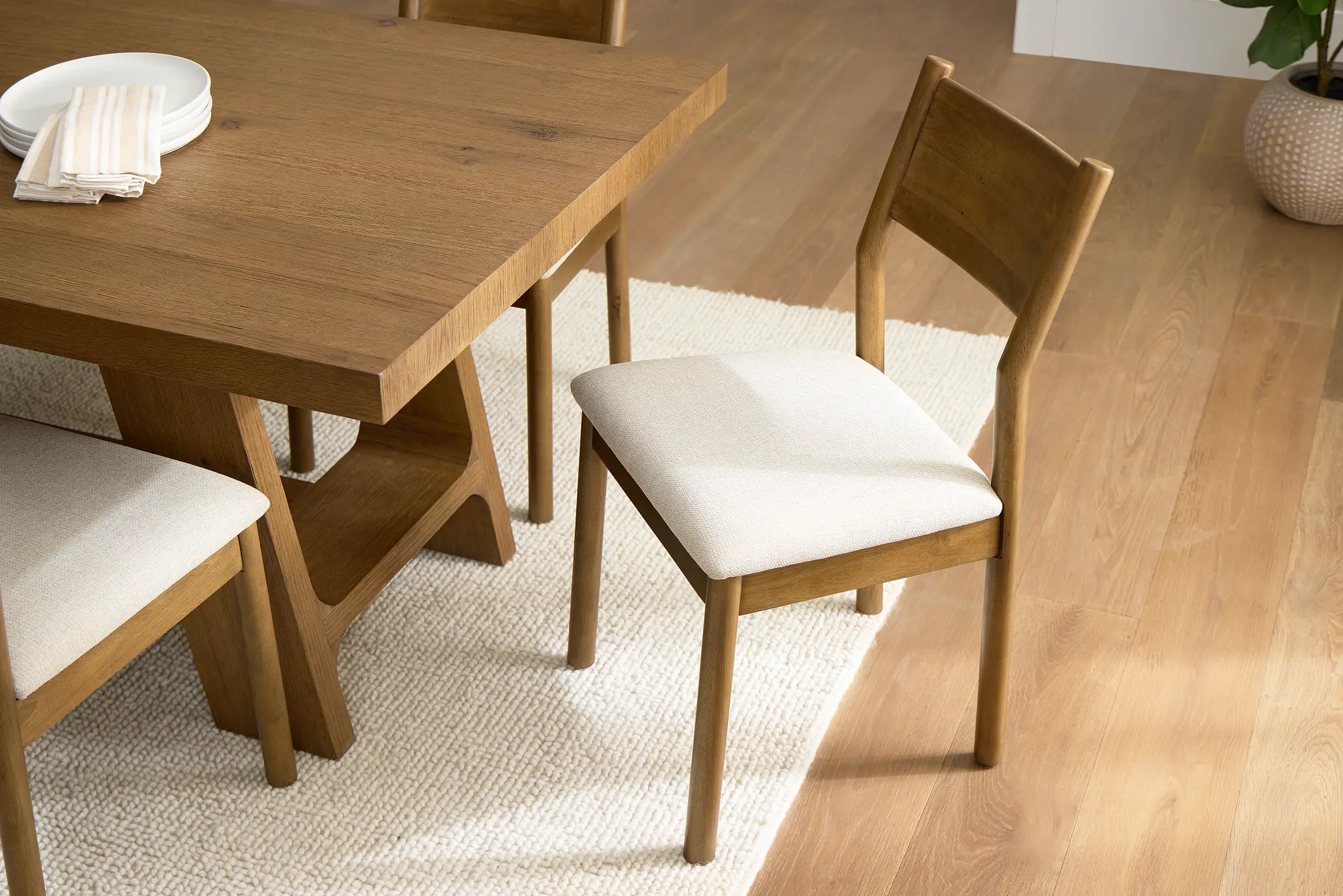 Rochester Mid Tone Upholstered Side Chair Rochester Mid Tone Upholstered Side Chair