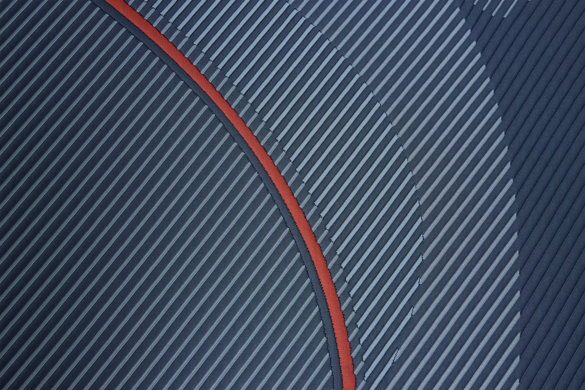 Posturepedic High Point Elite Hybrid 14" Soft Low-profile Mattress Set Posturepedic High Point Elite Hybrid 14" Soft Low-profile Mattress Set