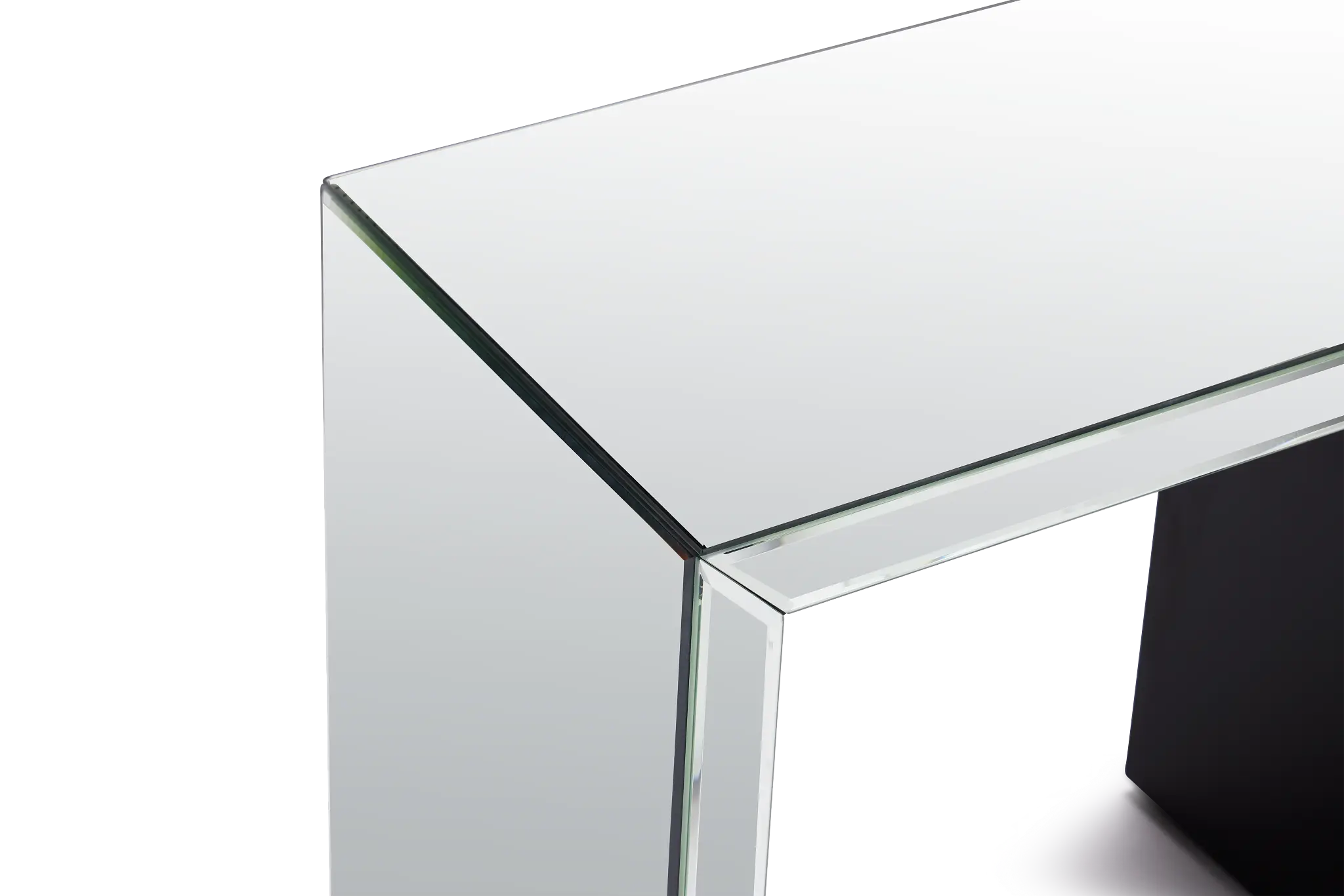 Alexia Silver Mirrored Nesting End Table Alexia Silver Mirrored Nesting End Table