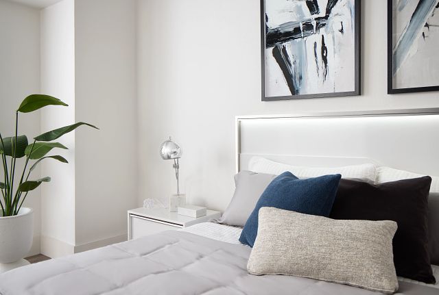 Doral White Panel Bed With Lights