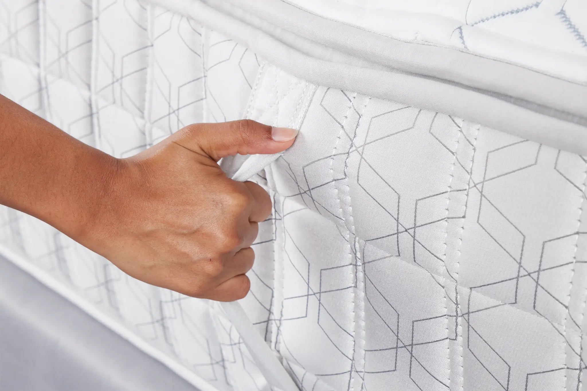 Aireloom Timeless Odyssey Luxetop M2 Plush 16.5" Mattress Aireloom Timeless Odyssey Luxetop M2 Plush 16.5" Mattress