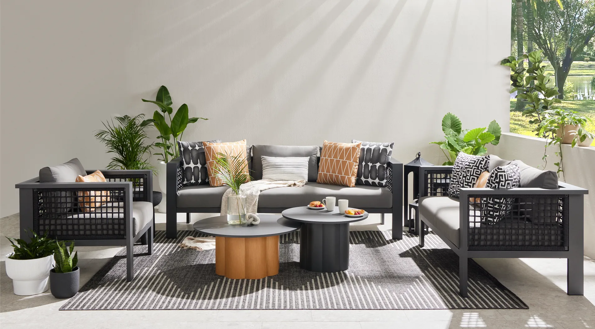 100% Aluminum: Modern, Rust-Resistant & Outdoor-Ready