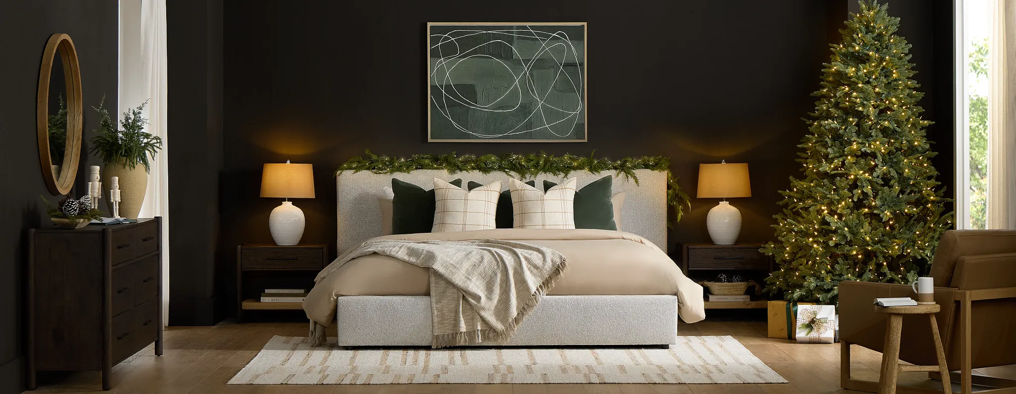 Holiday Color Trends 2025: Moody Greens, Wine Reds, and Warm Golds for a Festive Home