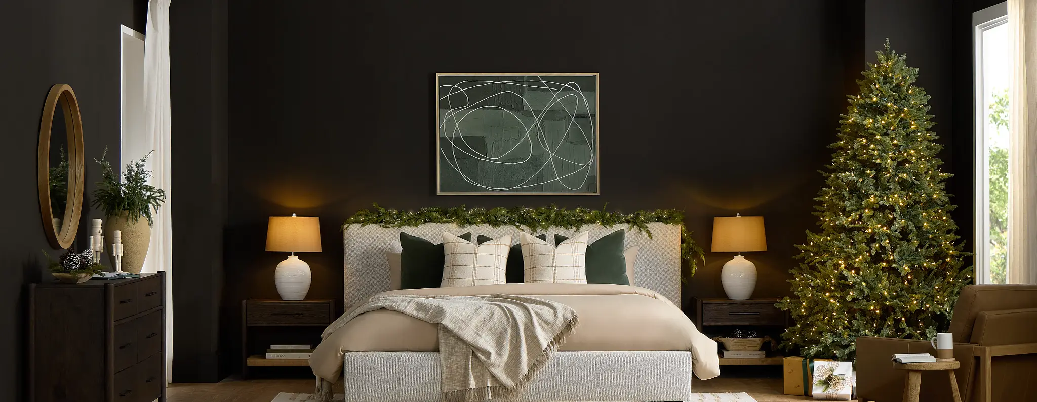 Holiday Color Trends 2025: Moody Greens, Wine Reds, and Warm Golds for a Festive Home Holiday Color Trends 2025: Moody Greens, Wine Reds, and Warm Golds for a Festive Home