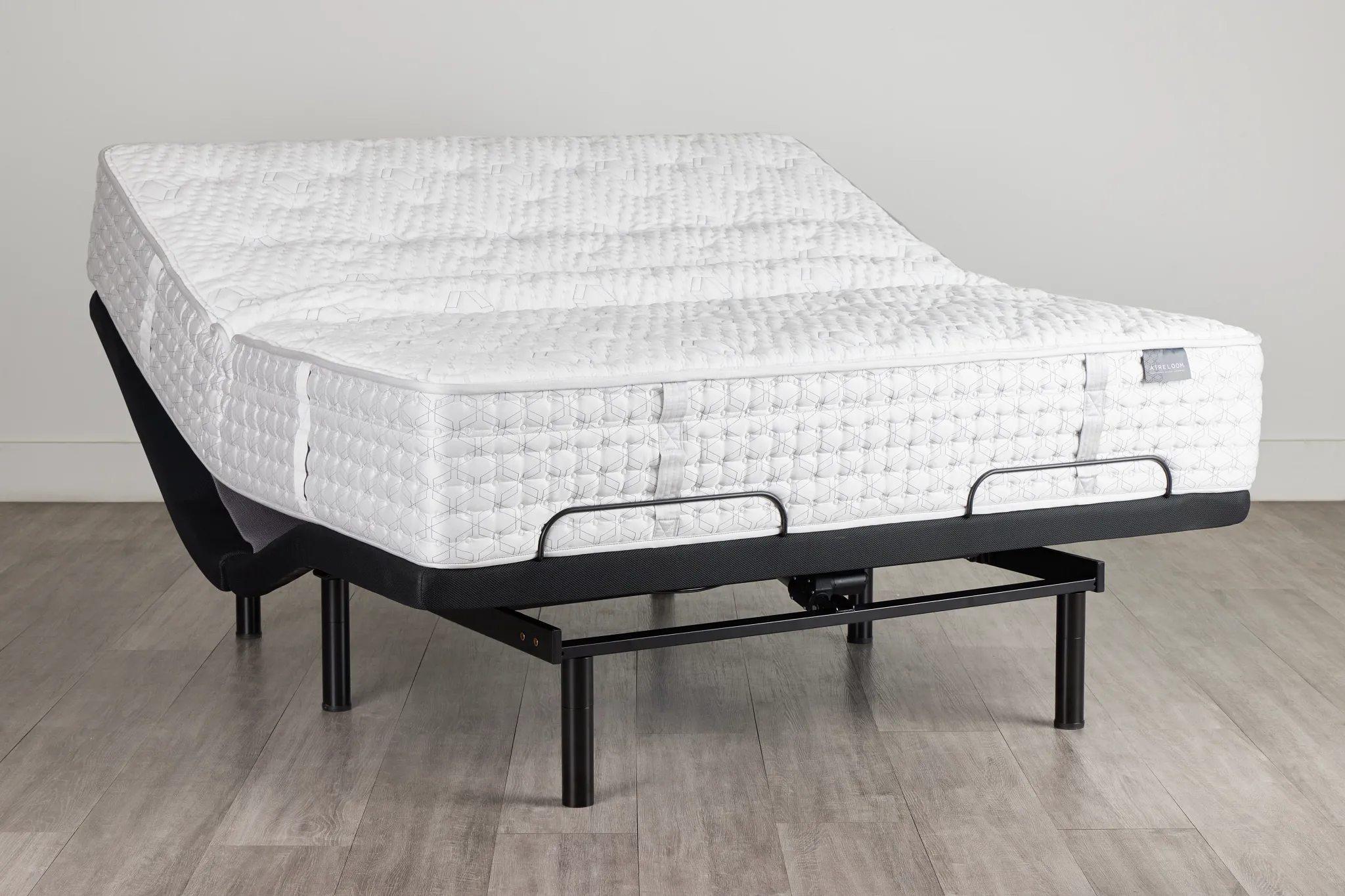 Aireloom Timeless Odyssey Streamline Firm Deluxe Adjustable Mattress Set