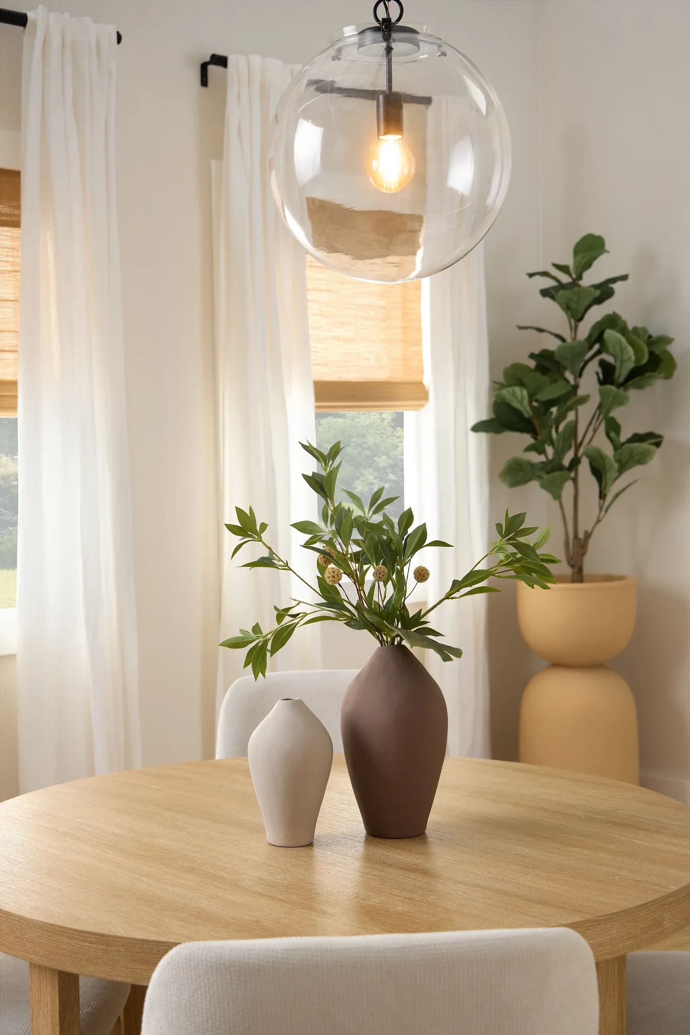 Lyndie Light Tone Round Table