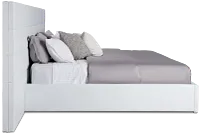 Doral White Uph Spread Bed