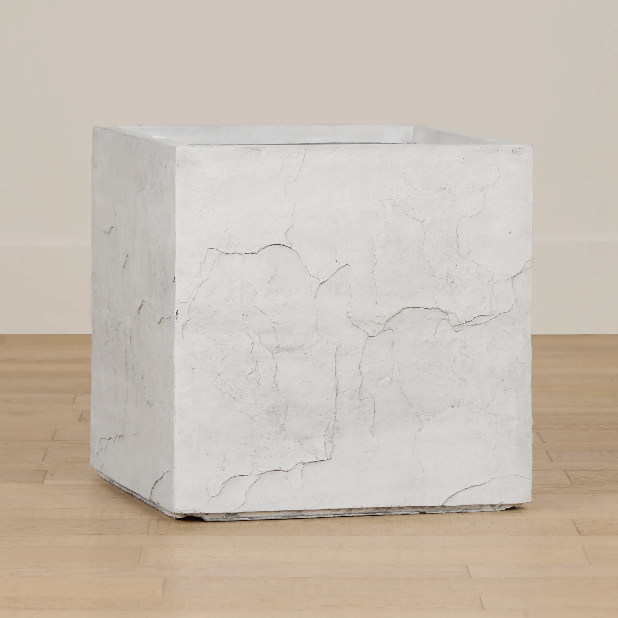 Marbir White Planter