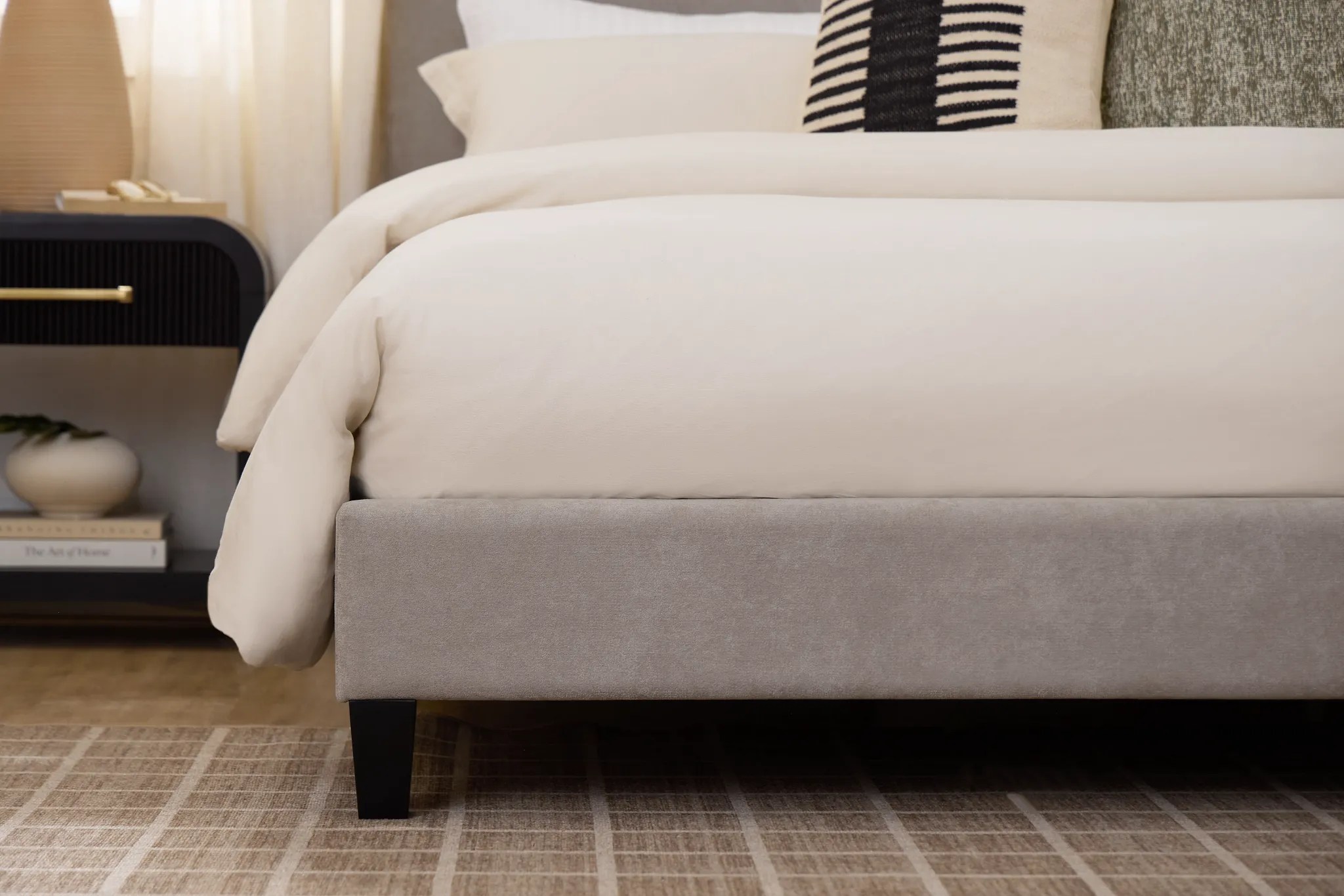 Lucy Light Gray Uph Platform Bed