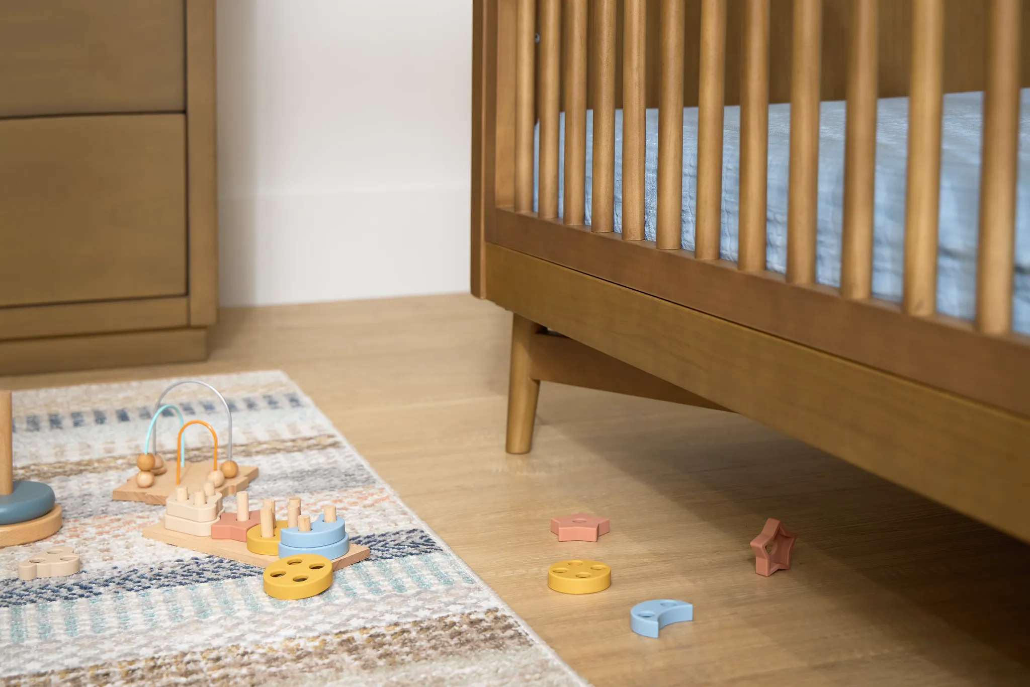 Henry Mid Tone 2-in-1 Crib
