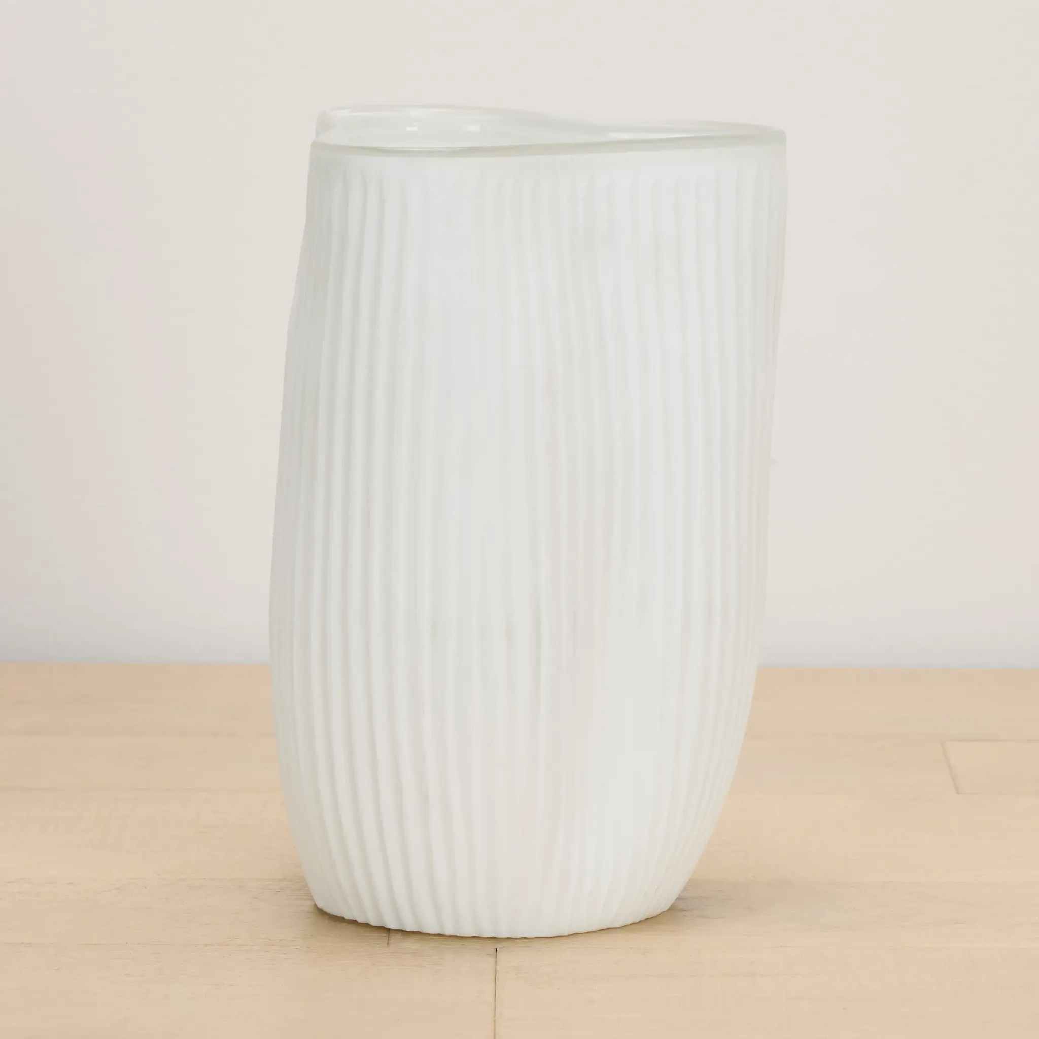 Niola White Small Vase Niola White Small Vase