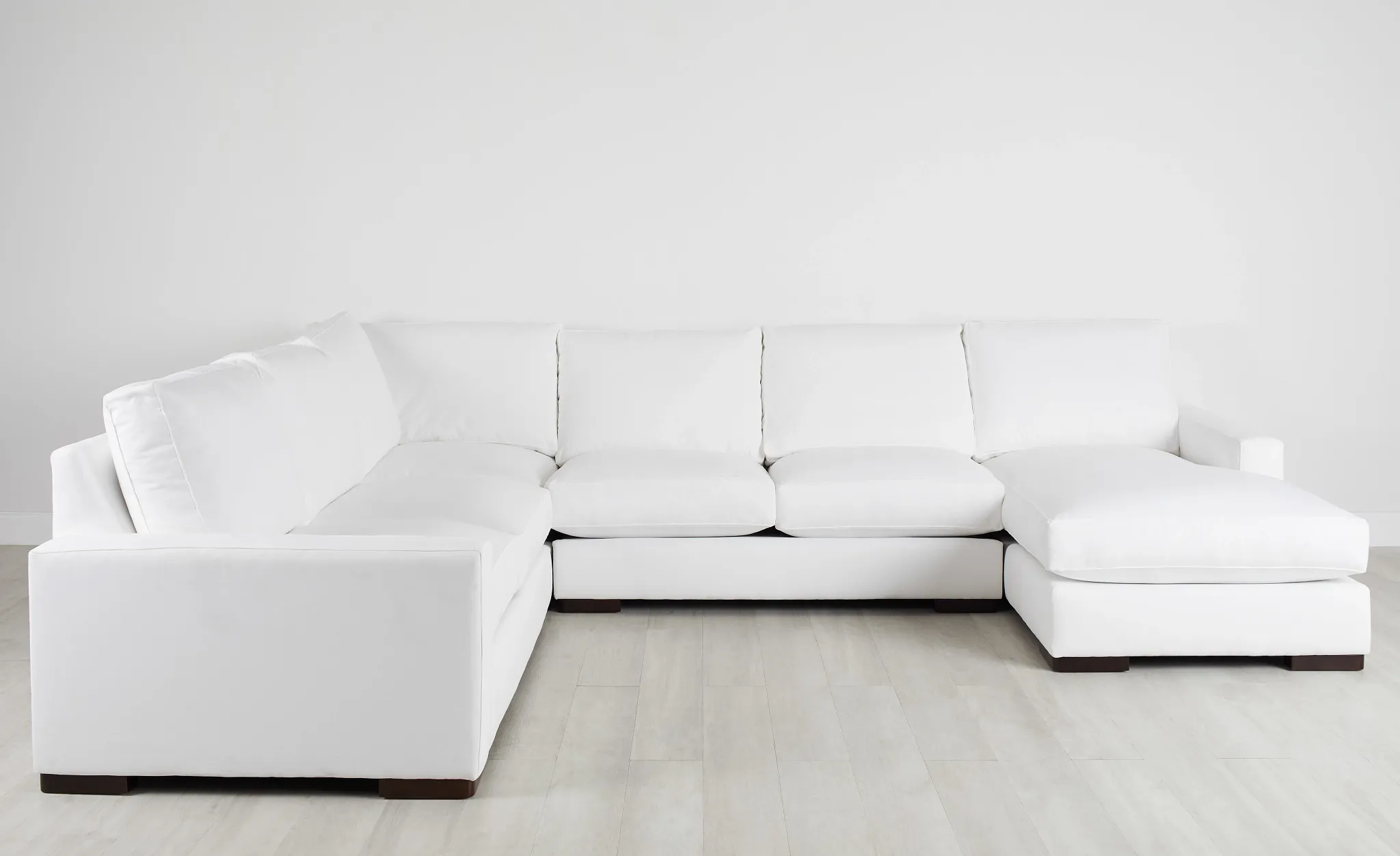 Edgewater Peyton White Medium Right Chaise Sectional