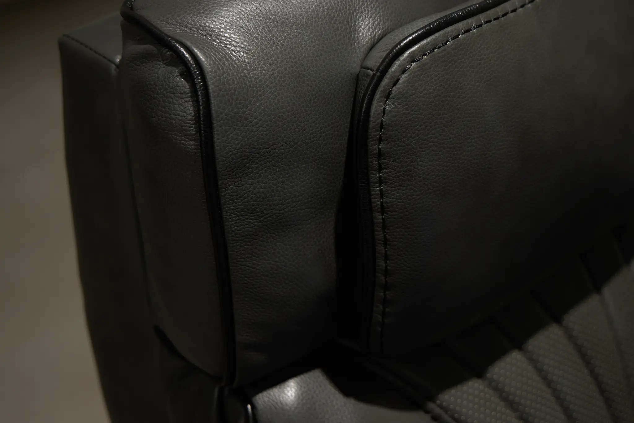 Nova Dark Gray Lthr/vinyl Power Reclining Sofa W/ Massage Nova Dark Gray Lthr/vinyl Power Reclining Sofa W/ Massage