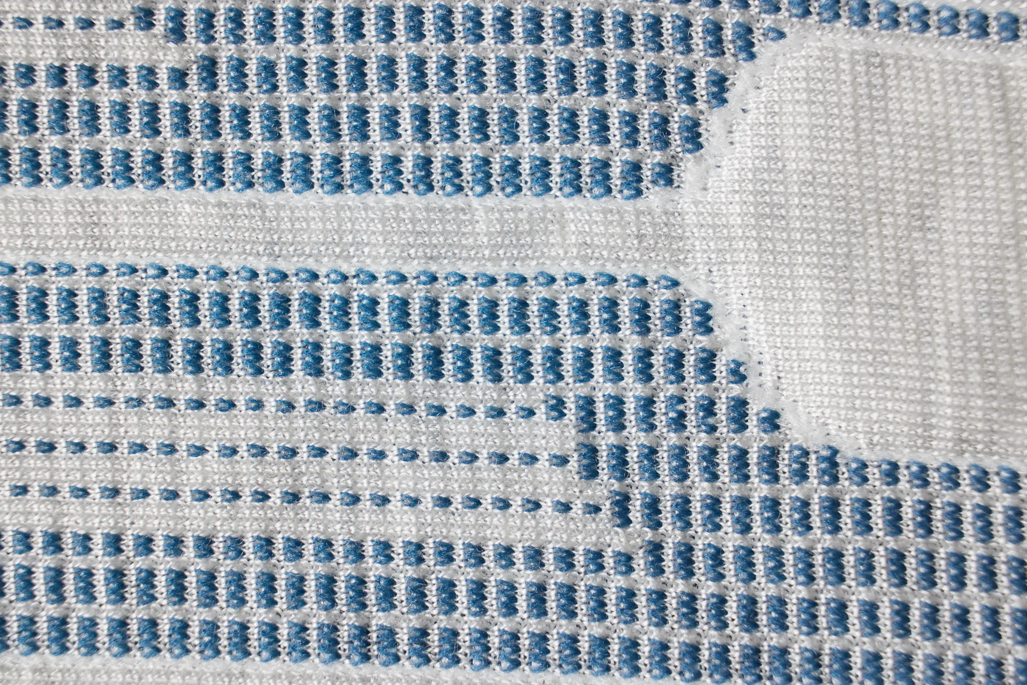 Kevin Charles By Sealy Signature Ultra Plush Low-profile Mattress Set