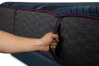 Beautyrest World Class Hybrid Level 3 13.25" Plush Hybrid Mattress