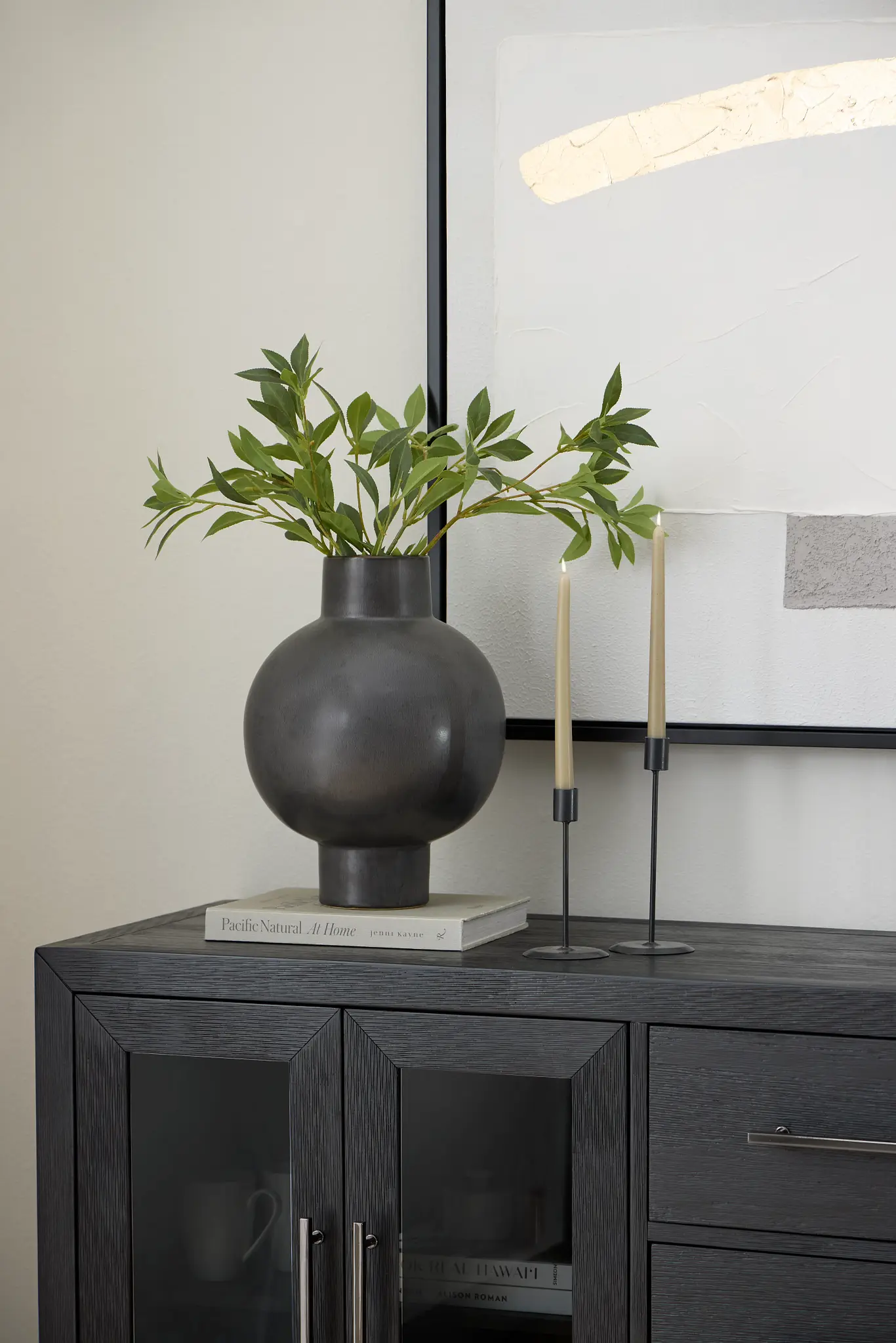 Doni Black Medium Vase Doni Black Medium Vase