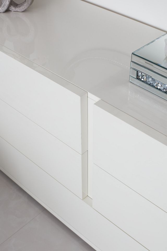 Santino White Dresser