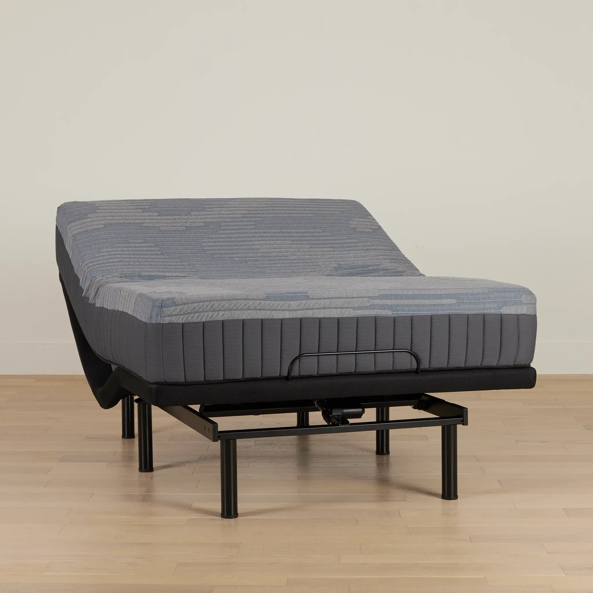 Kevin Charles By Sealy Hybrid Plush Deluxe Adjustable Mattress Set Kevin Charles By Sealy Hybrid Plush Deluxe Adjustable Mattress Set