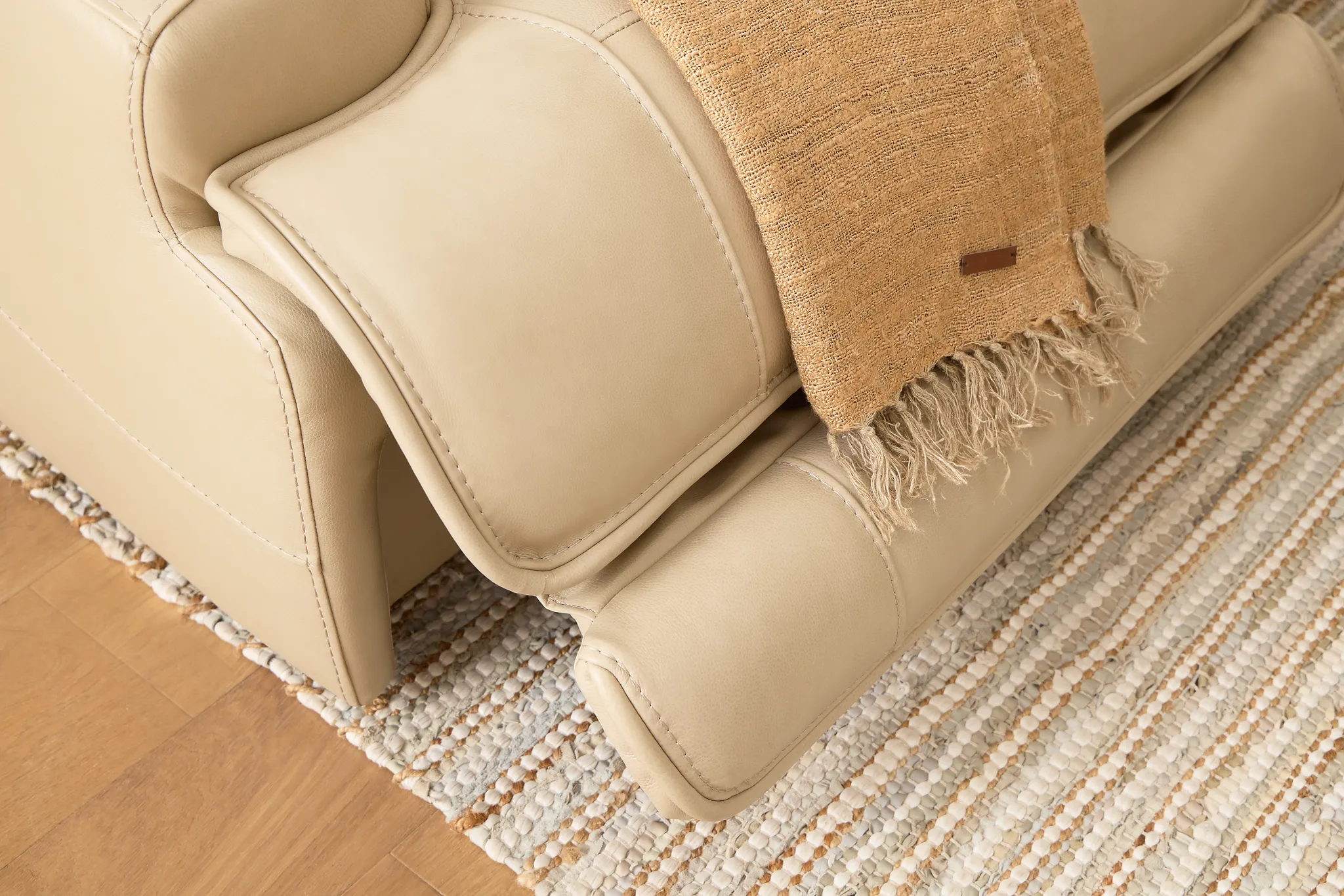 Casey Light Beige Lthr/vinyl Medium Triple Power 2-arm Sectional