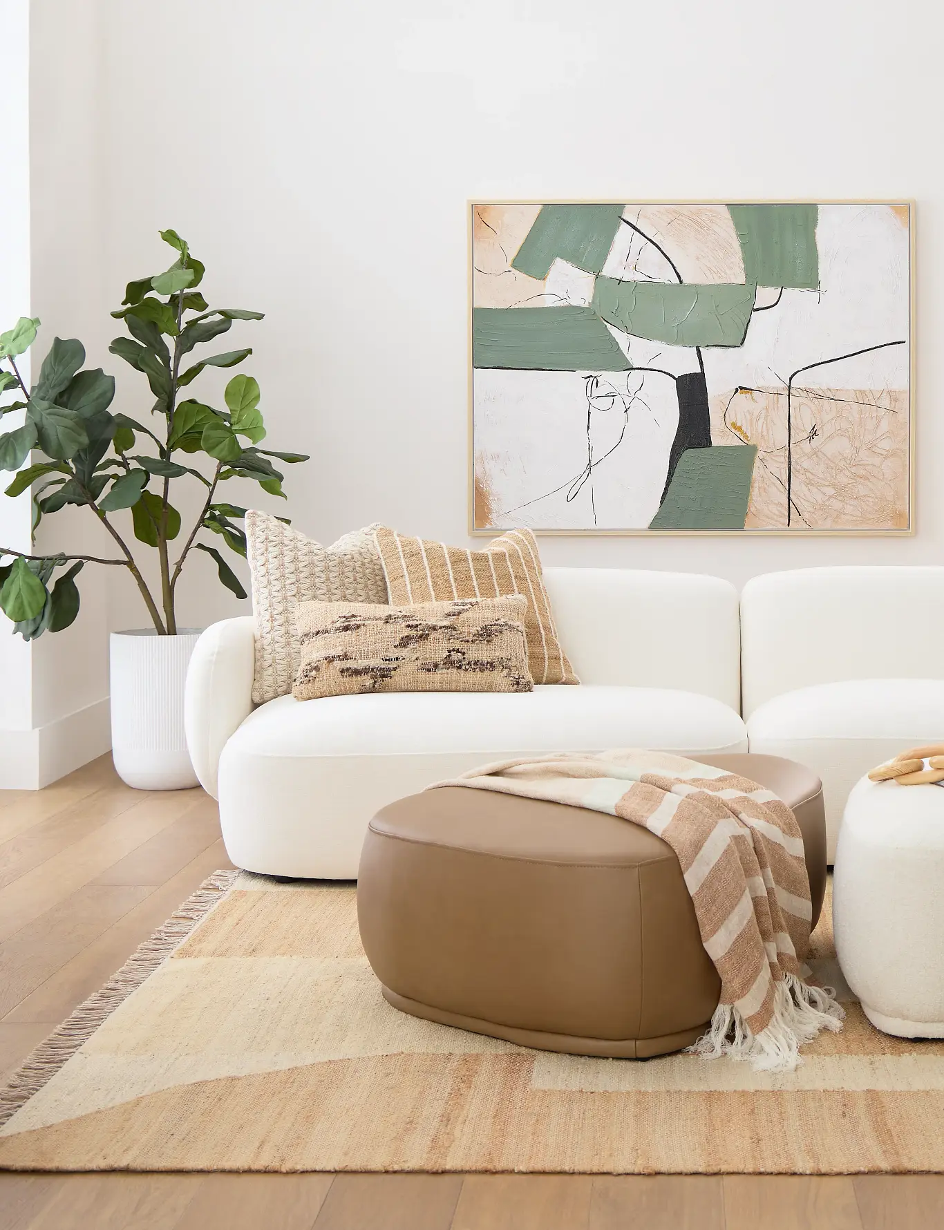 Space-Saving Guest Room Ideas: Smart Storage & Multi-Use Furniture Space-Saving Guest Room Ideas: Smart Storage & Multi-Use Furniture