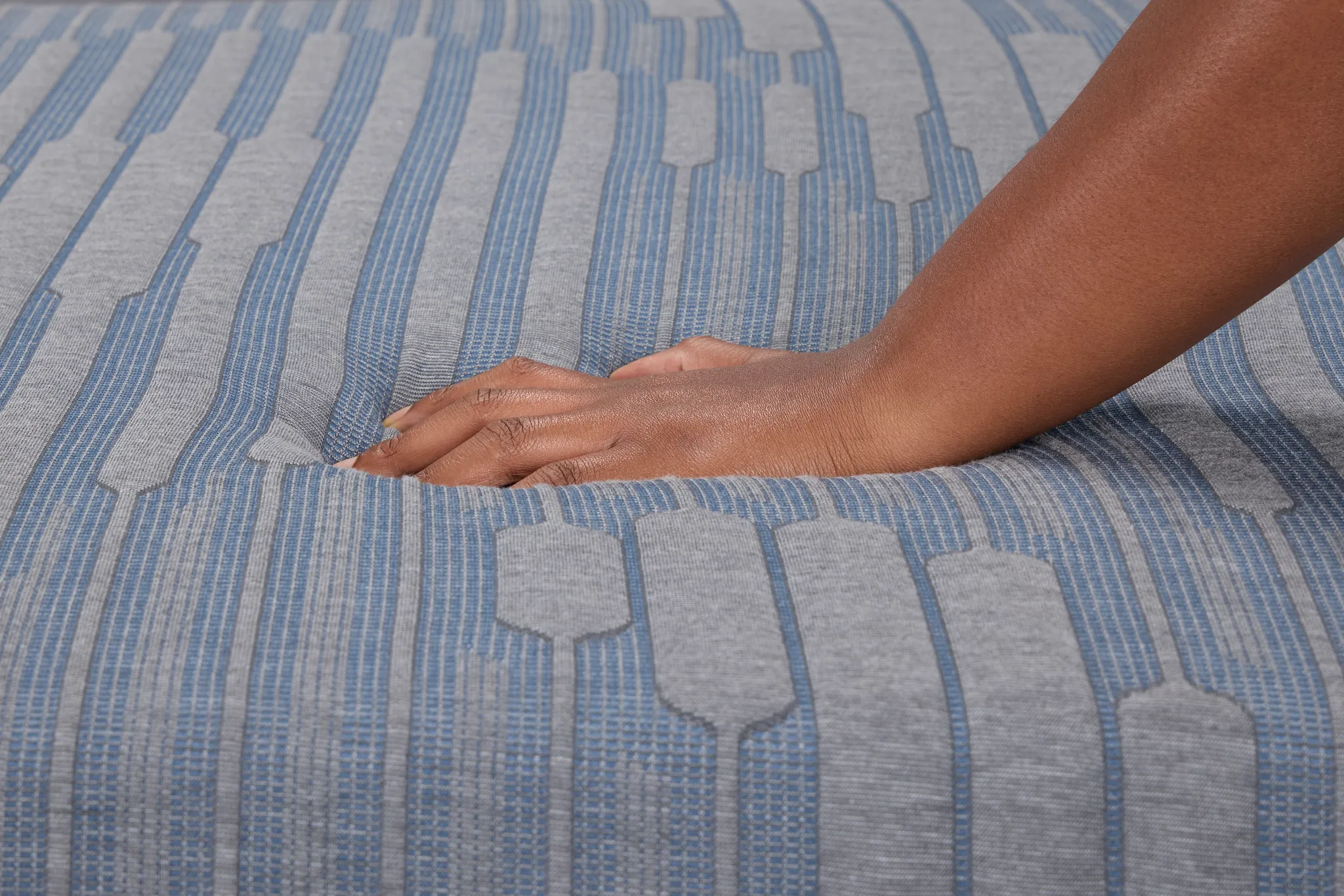 Kevin Charles By Sealy Hybrid 12.25" Plush Mattress