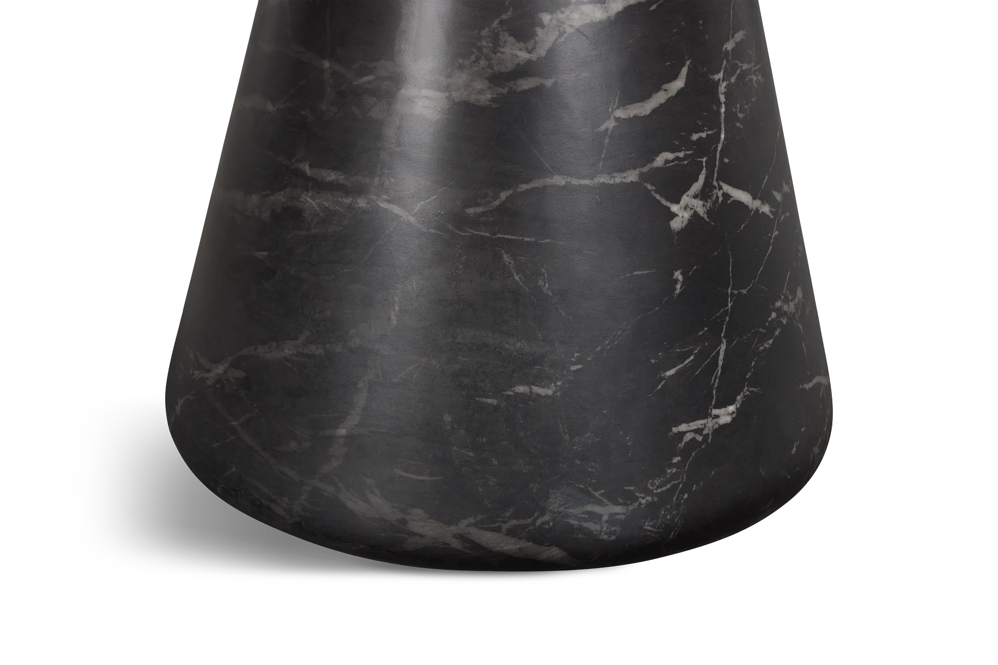 Merrick Black Round Table