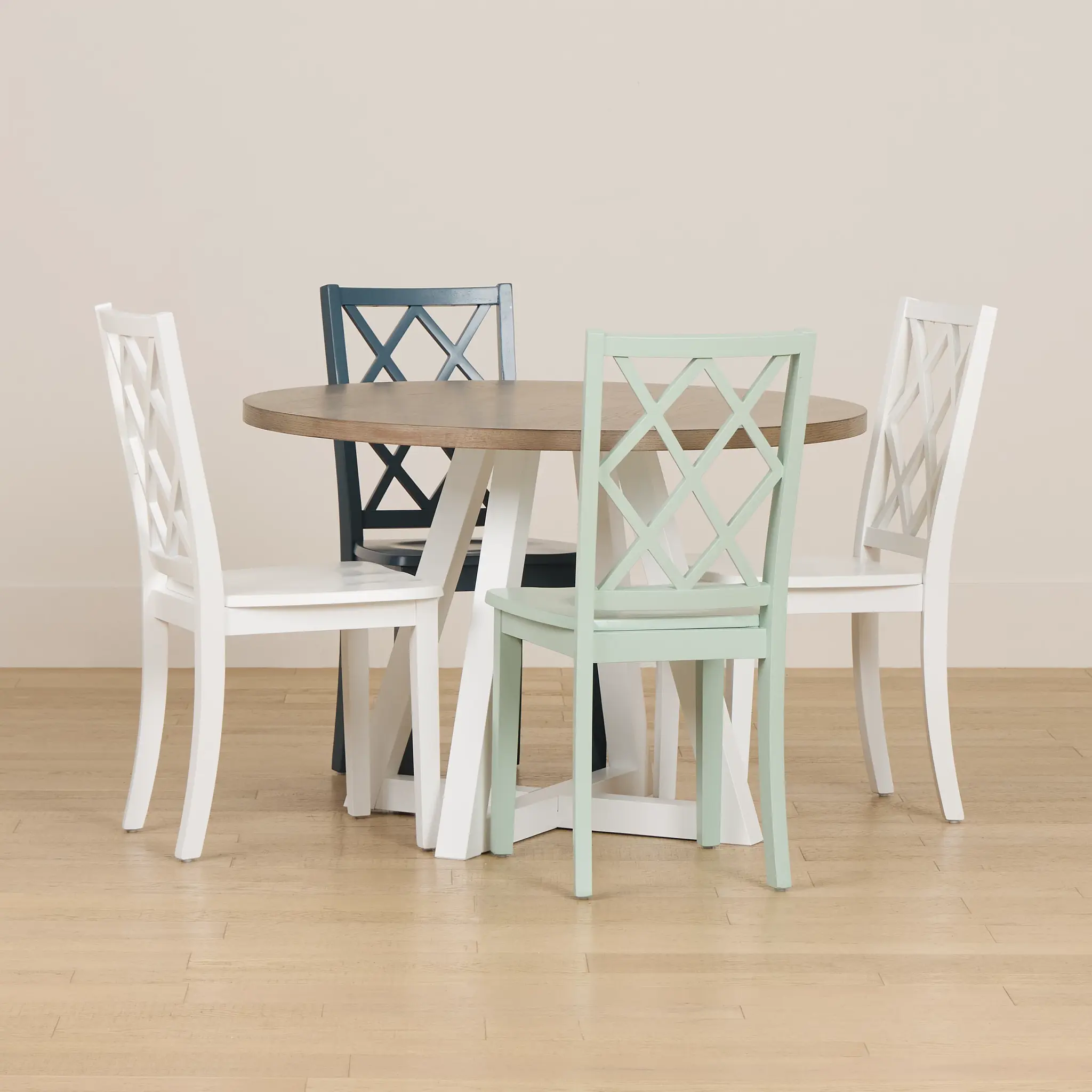 Edgartown Two-tone Round Table & Mixed Chairs Edgartown Two-tone Round Table & Mixed Chairs