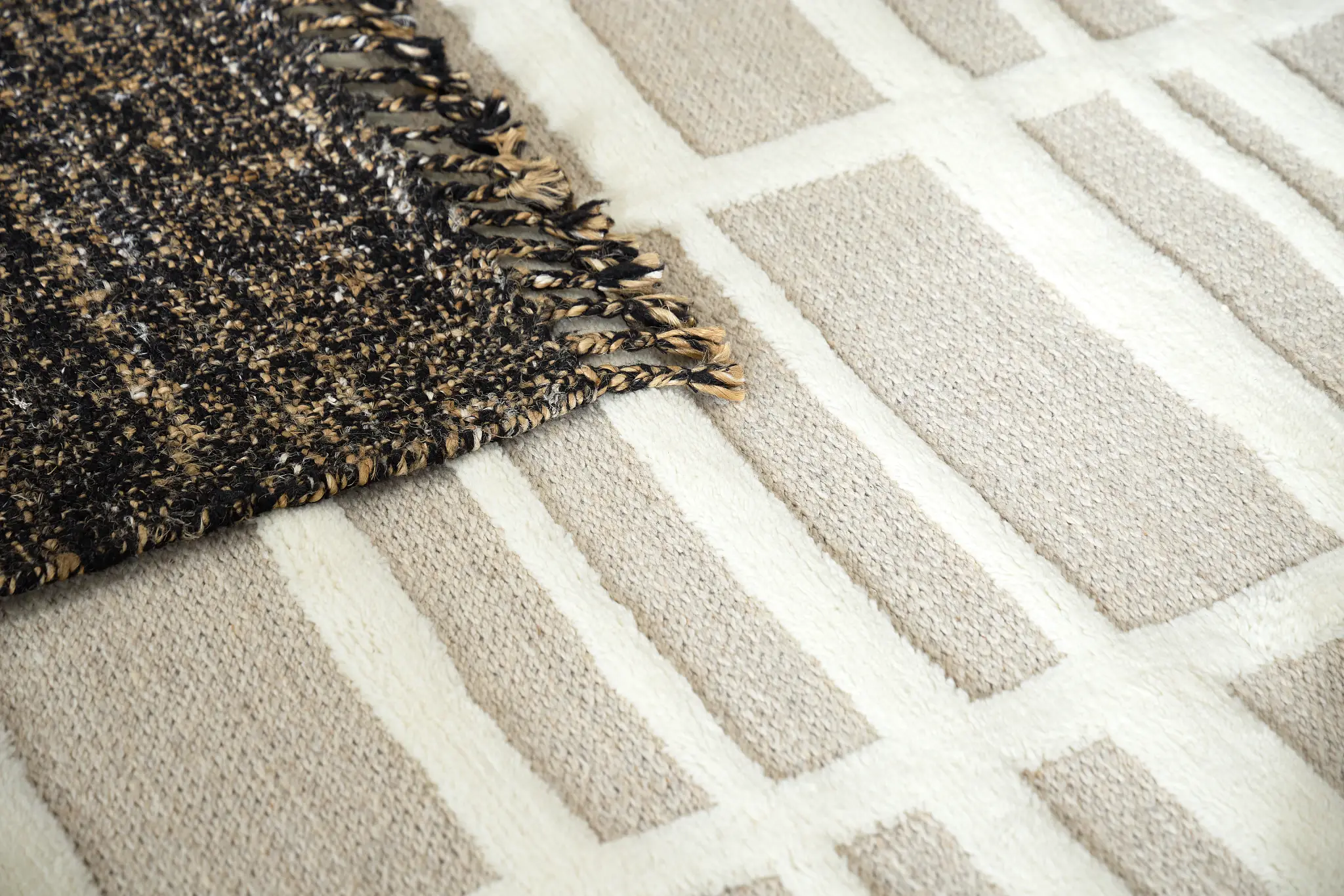 Lanisa Beige 5x8 Area Rug Lanisa Beige 5x8 Area Rug
